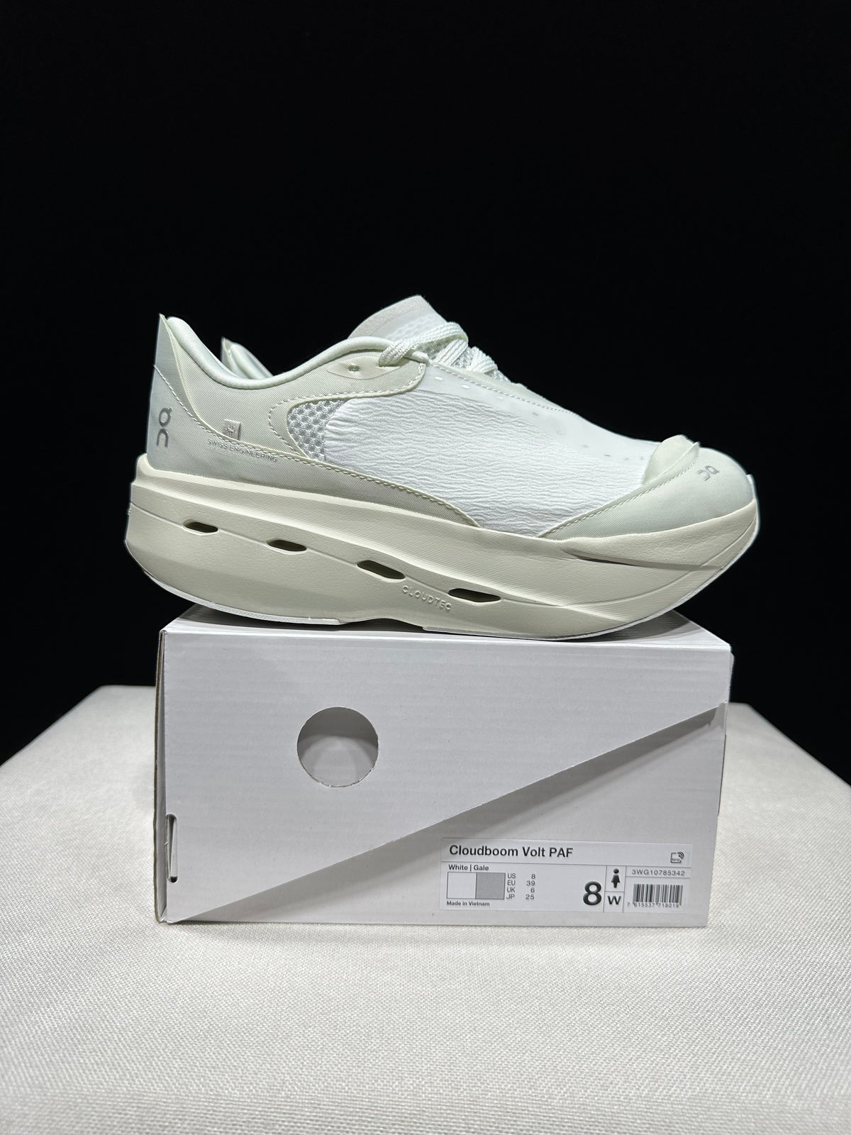 ON - CLOUDBOOM VOLT WHITE GALE