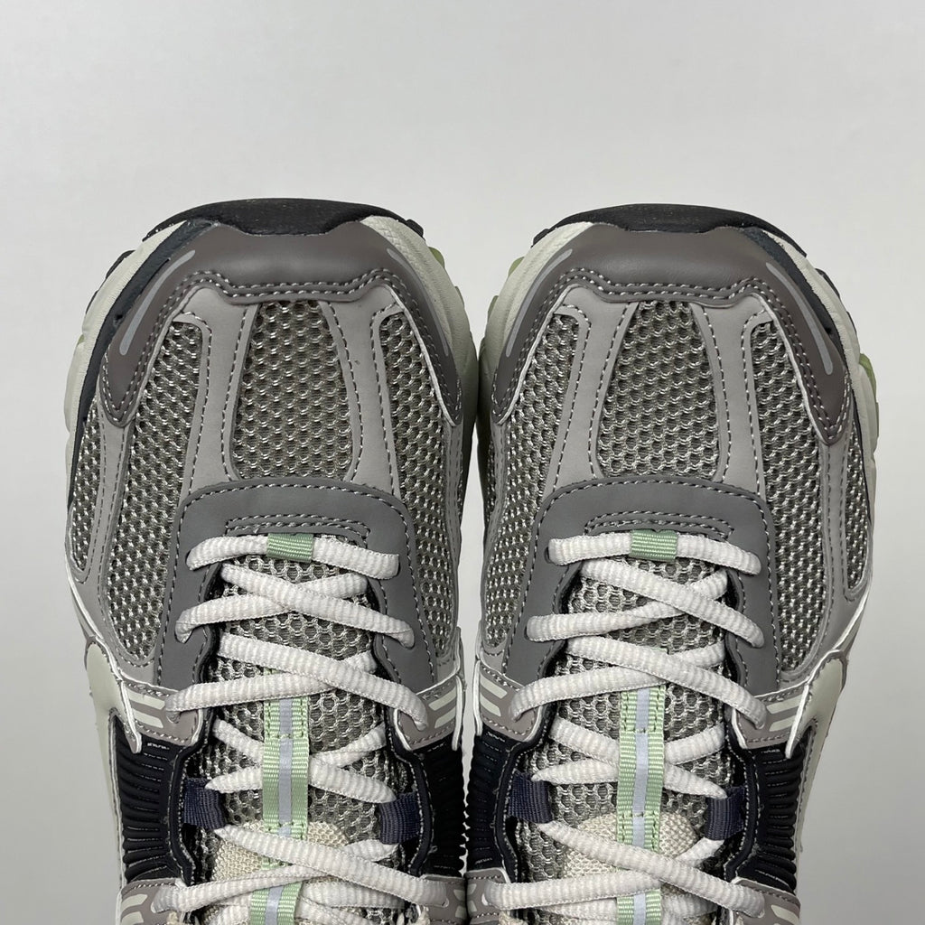 NIKE AIR ZOOM VOMERO 5 "Cobblestone / Flat Pewter"