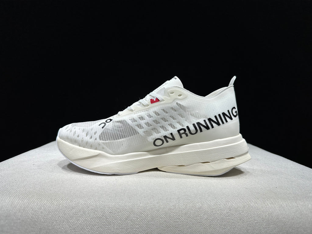 ON - Cloudboom Strike 'White | White'
