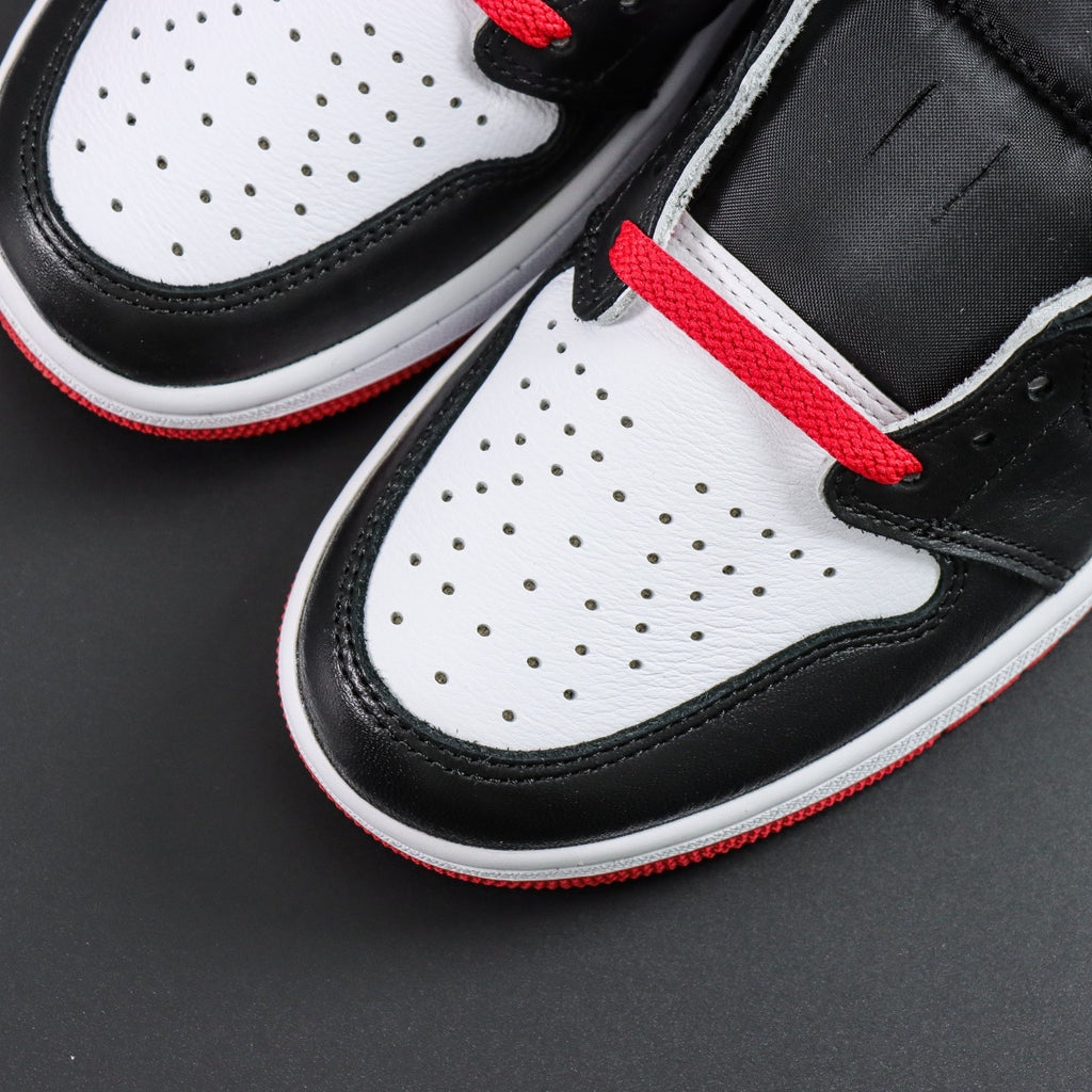 Jordan 1 Low OG 'Black Toe' 2023
