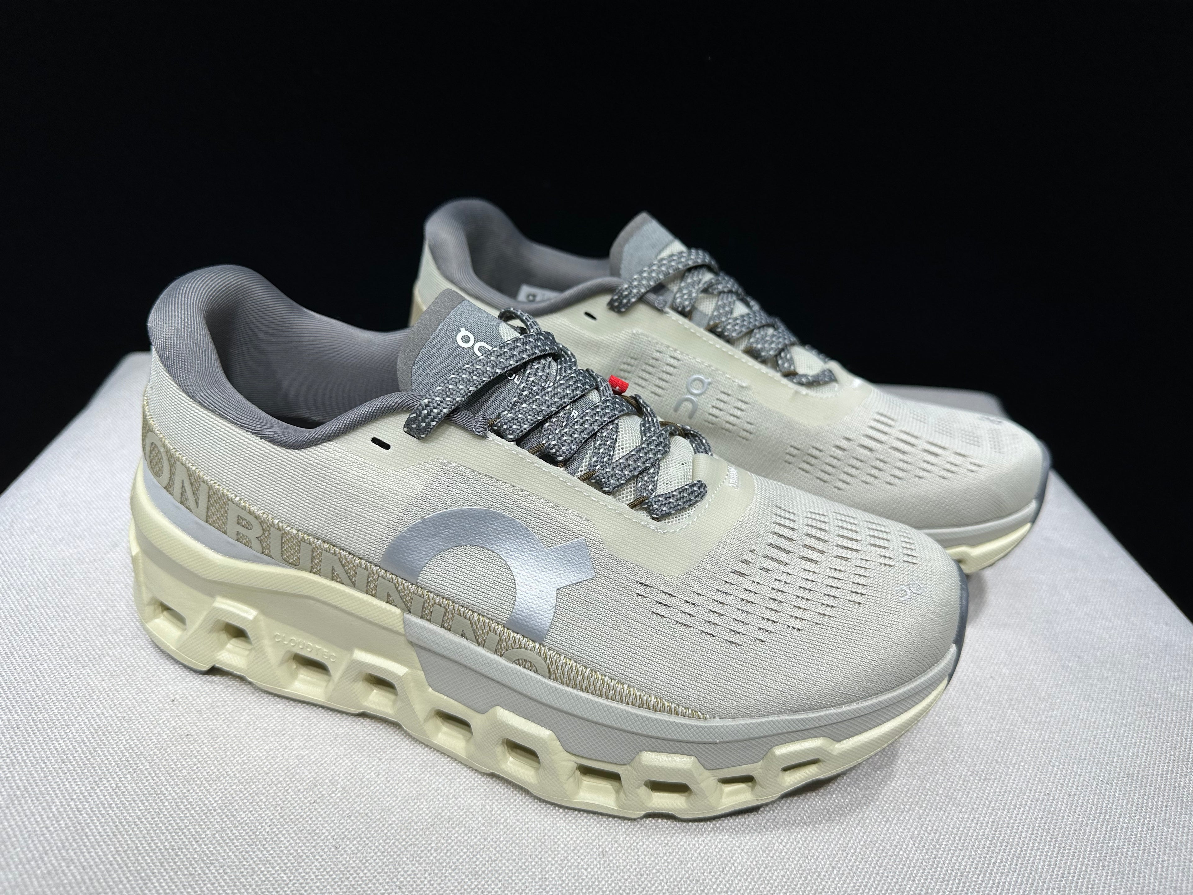 ON - Cloudmonster 2 'Cream Ice'