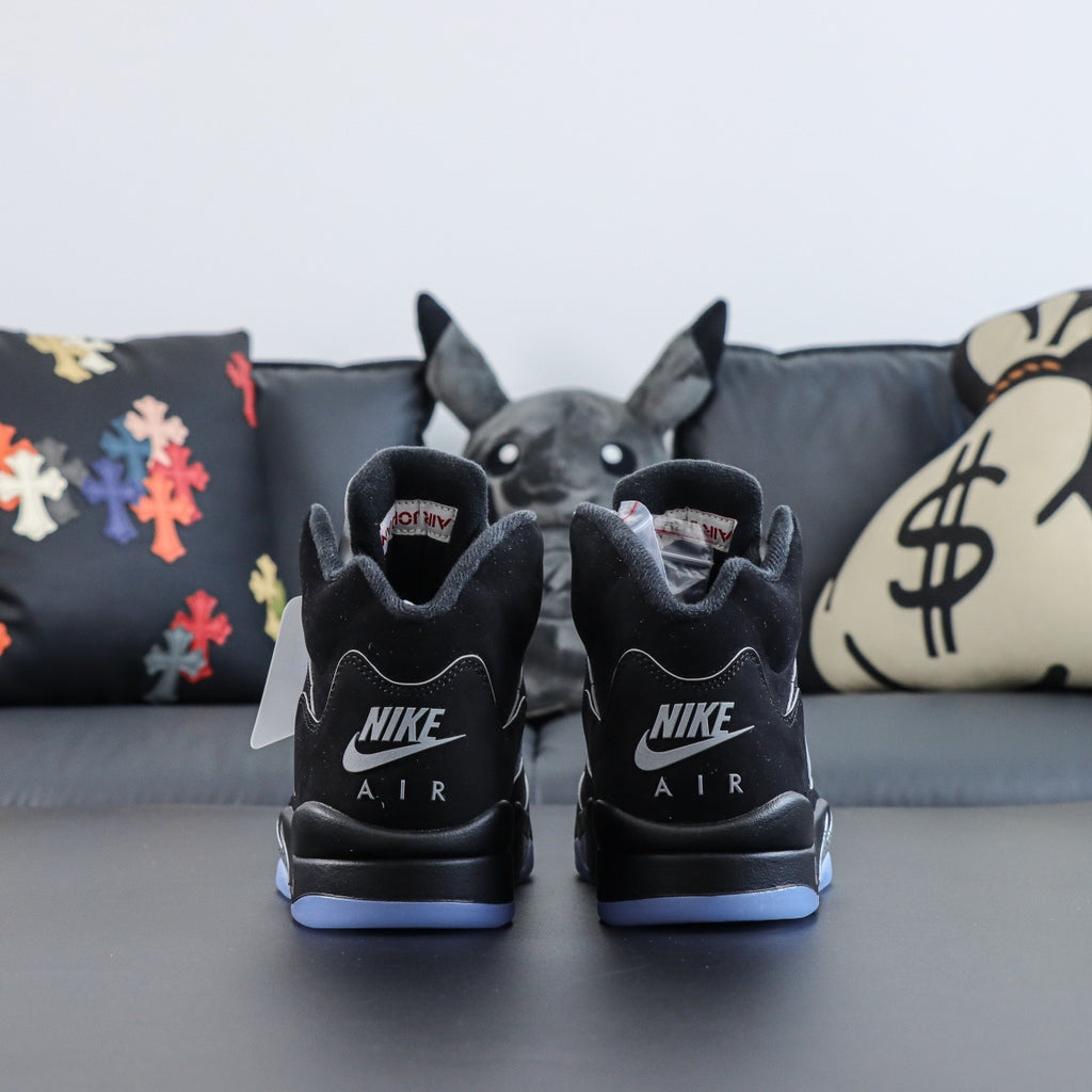 Jordan 5 Retro OG 'Black Metallic Reimagined'