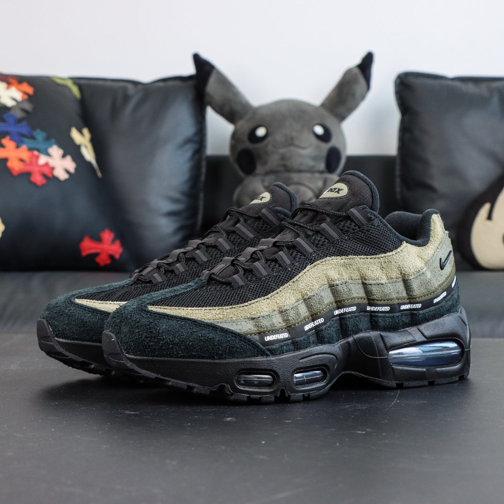 Nike Air Max 95 x Undefeated 'Medium Olive' (Geo La Brea)