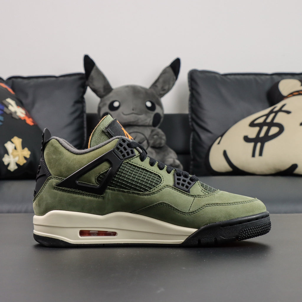 Jordan 4 Retro x UNDEFEATED