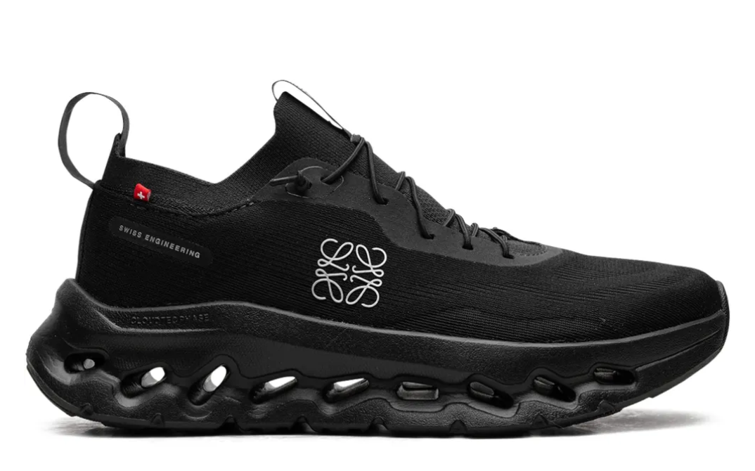 ON - Cloudtilt x Loewe 'All Black'
