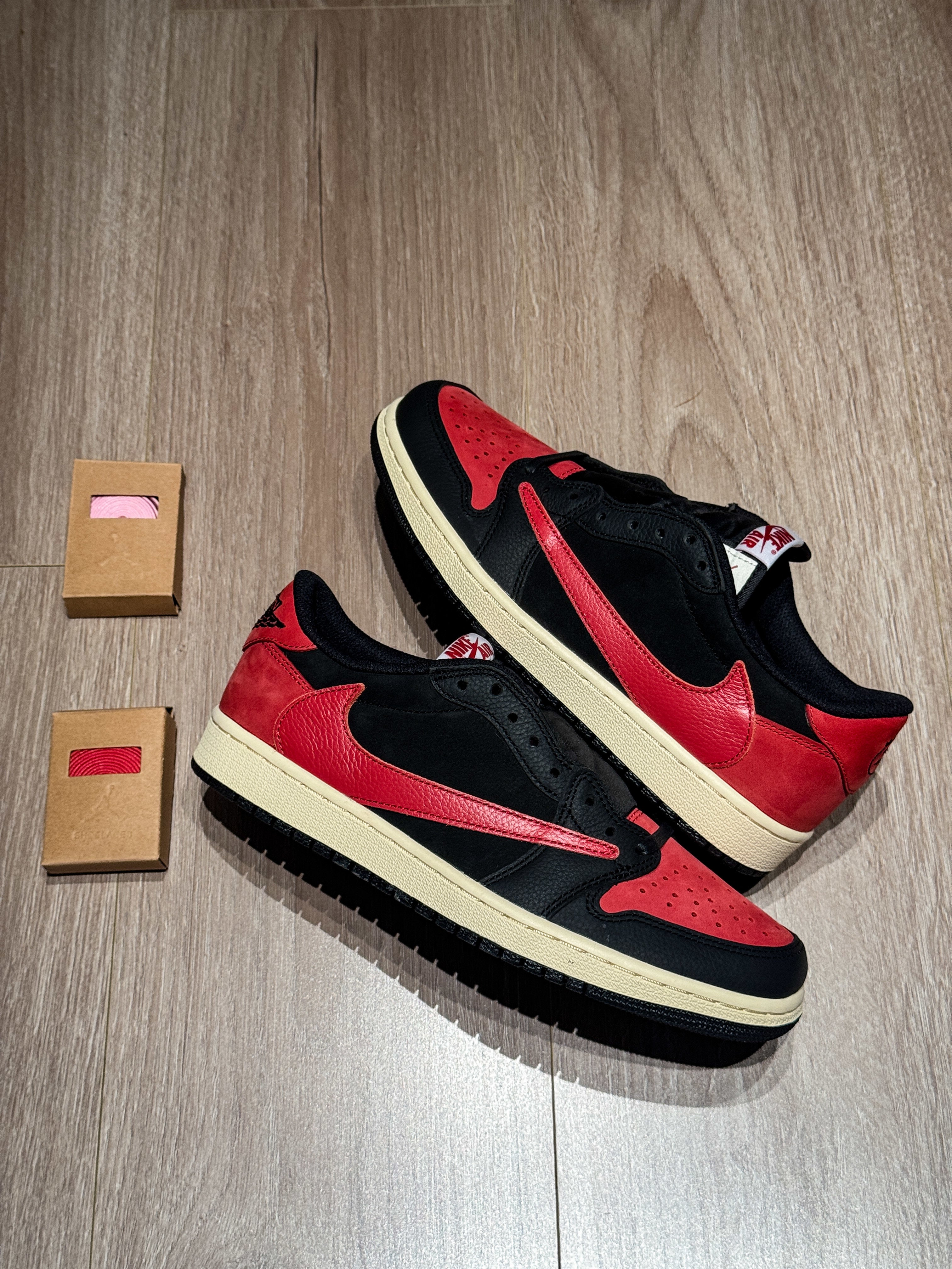 Jordan 1 Low x Travis Scott 'Bred'