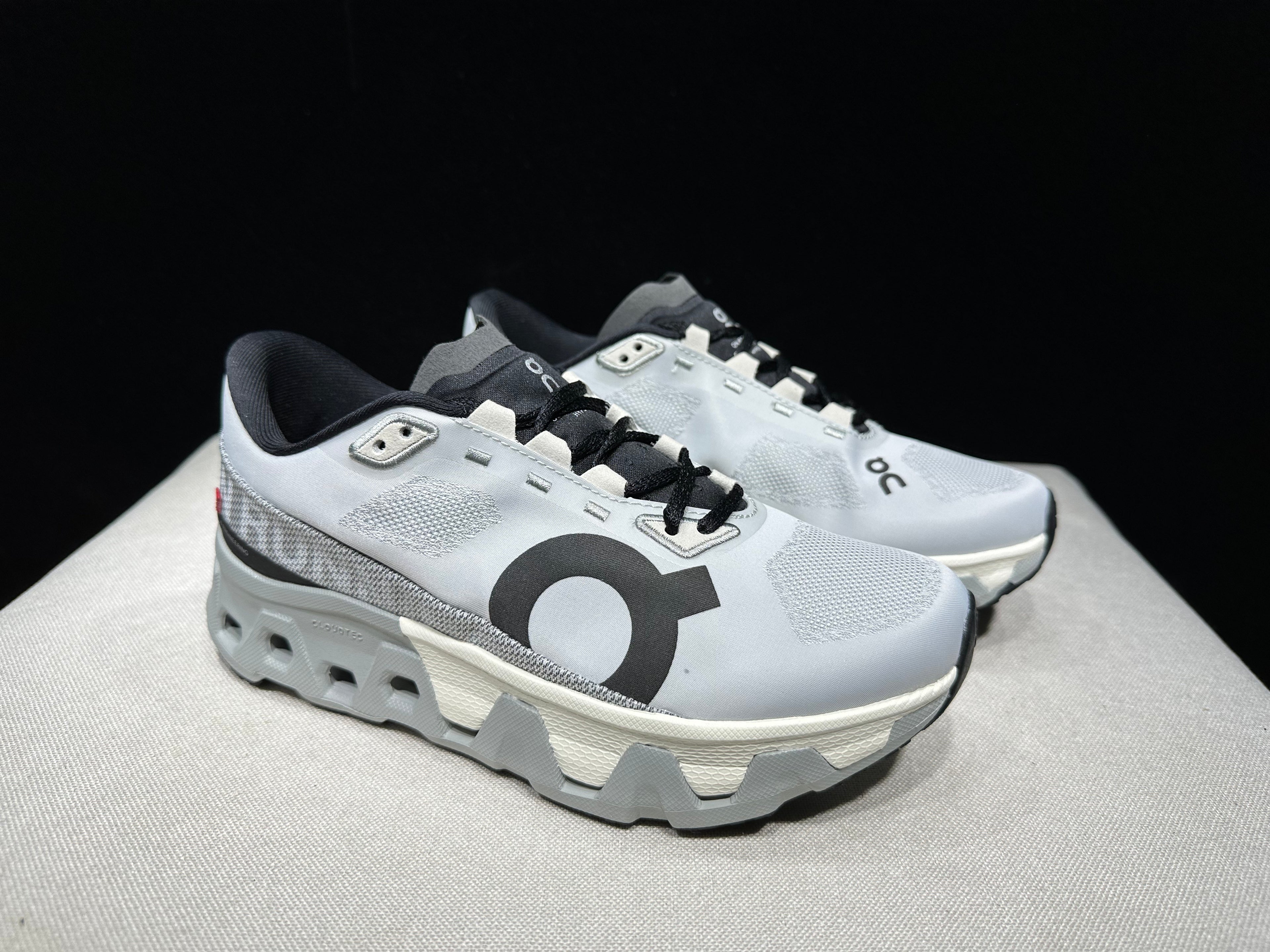 ON - Cloundmonster Hyper 'Glacier | Ivory'
