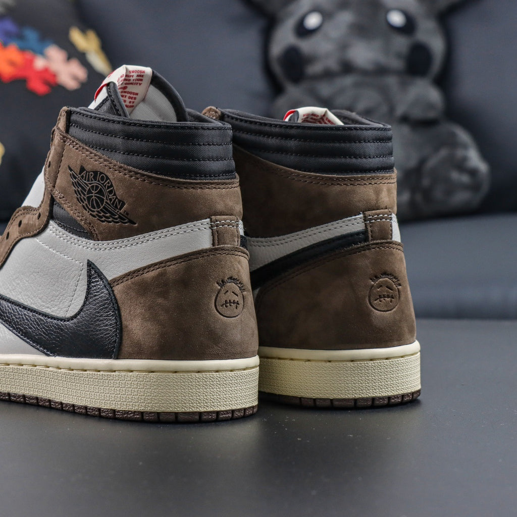 Jordan 1 Retro High OG x Travis Scott 'Mocha'