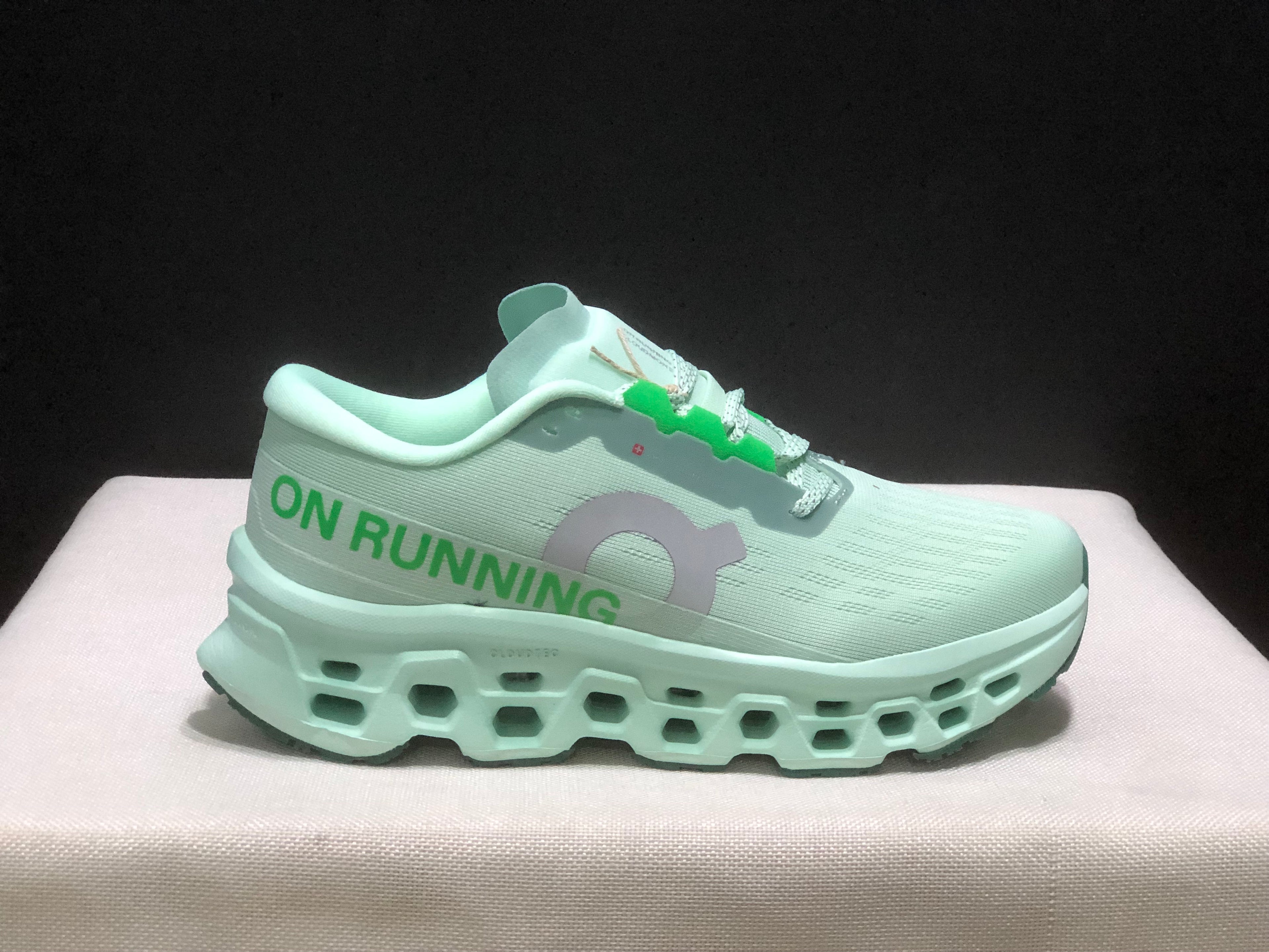 ON - Cloudmonster 3 'Brook | Flurry'