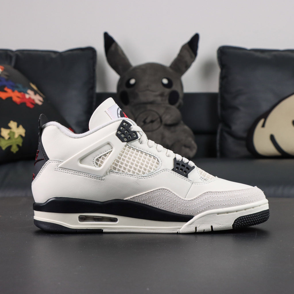 Jordan 4 Retro 'Flight Club'