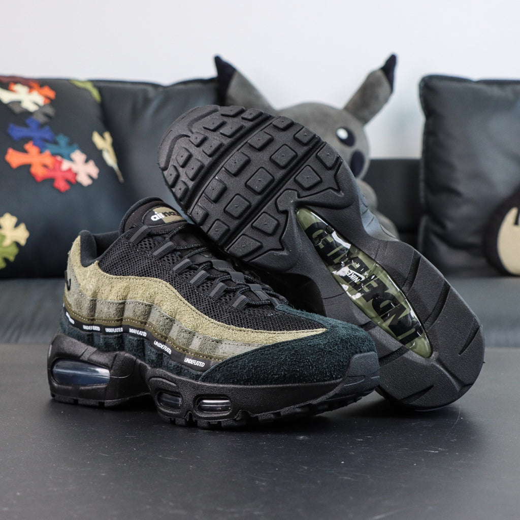 Nike Air Max 95 x Undefeated 'Medium Olive' (Geo La Brea)