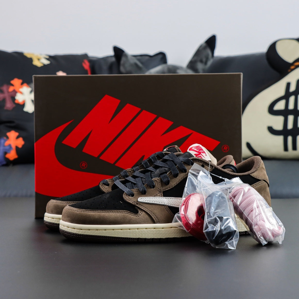 Jordan 1 Low x Travis Scott 'Mocha'