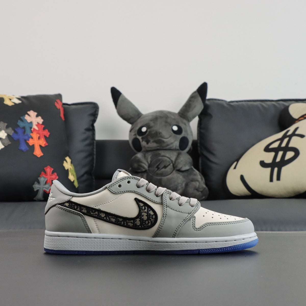 Jordan 1 Retro Low x Dior