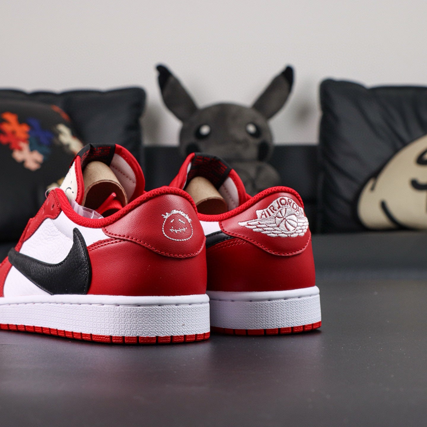 Jordan 1 Low x Travis Scott "Chicago"