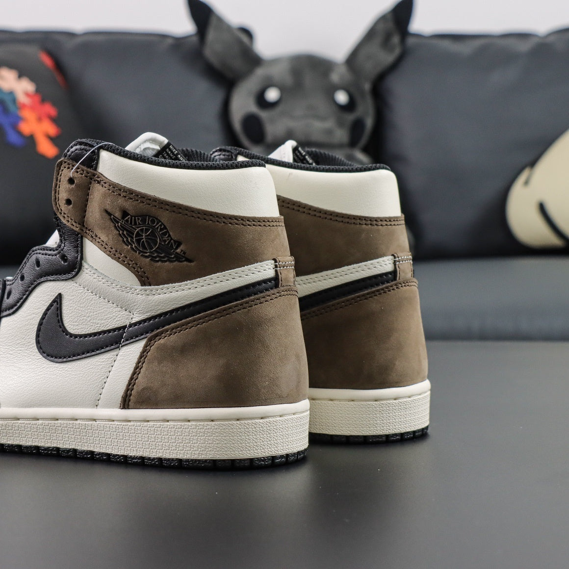 Jordan 1 Retro High OG 'Dark Mocha'