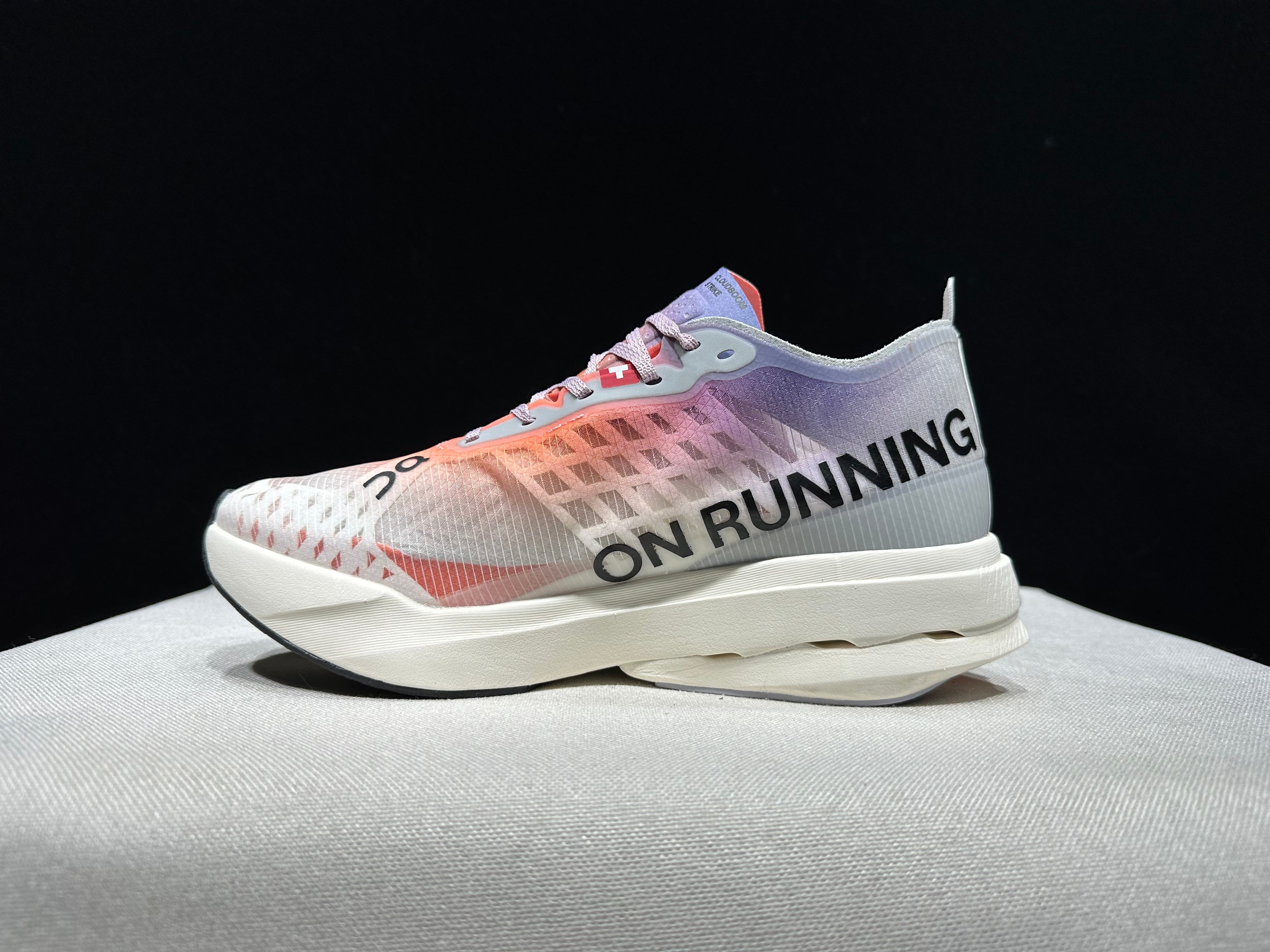 ON - Cloudboom Strike 'Purple | Orange'