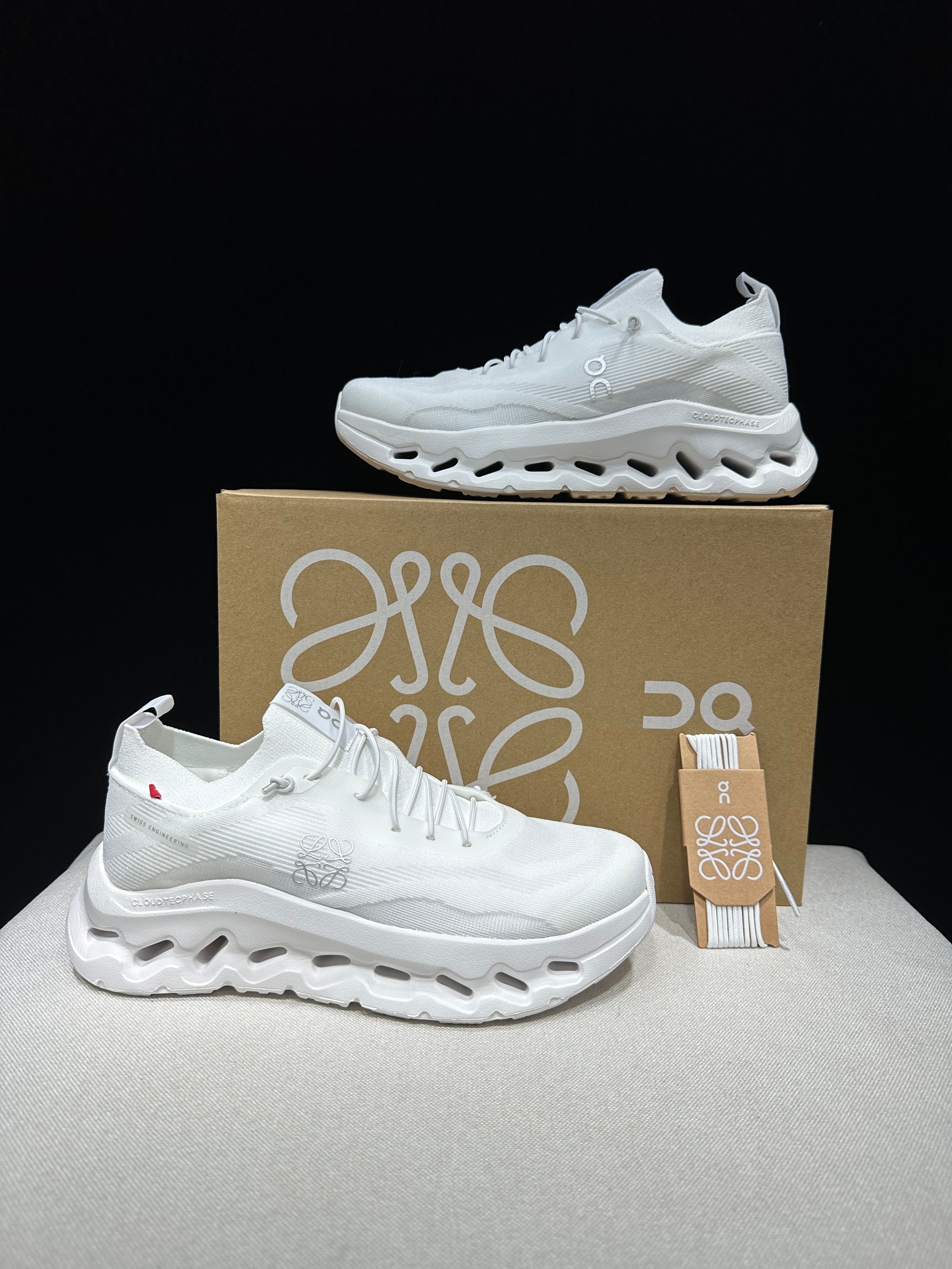 ON - Cloudtilt x Loewe 'All White'