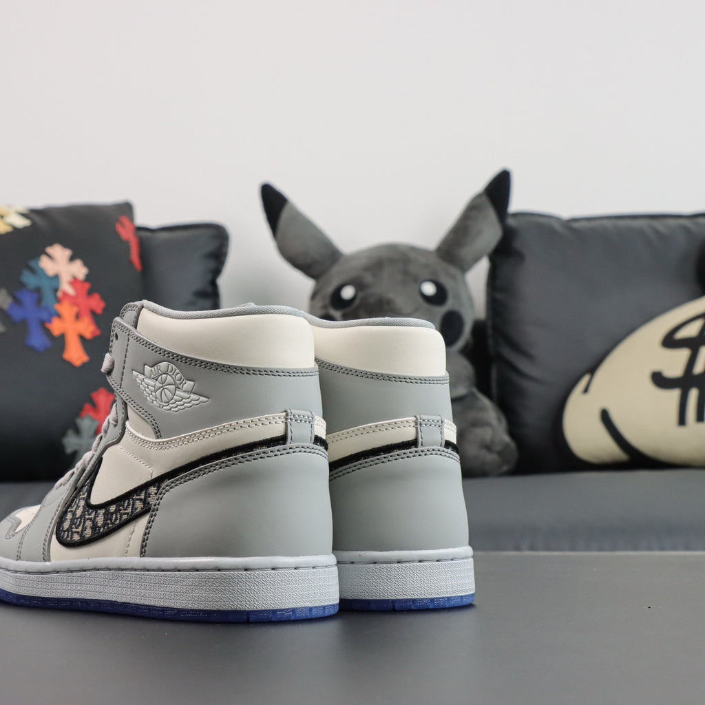Jordan 1 Retro High x Dior
