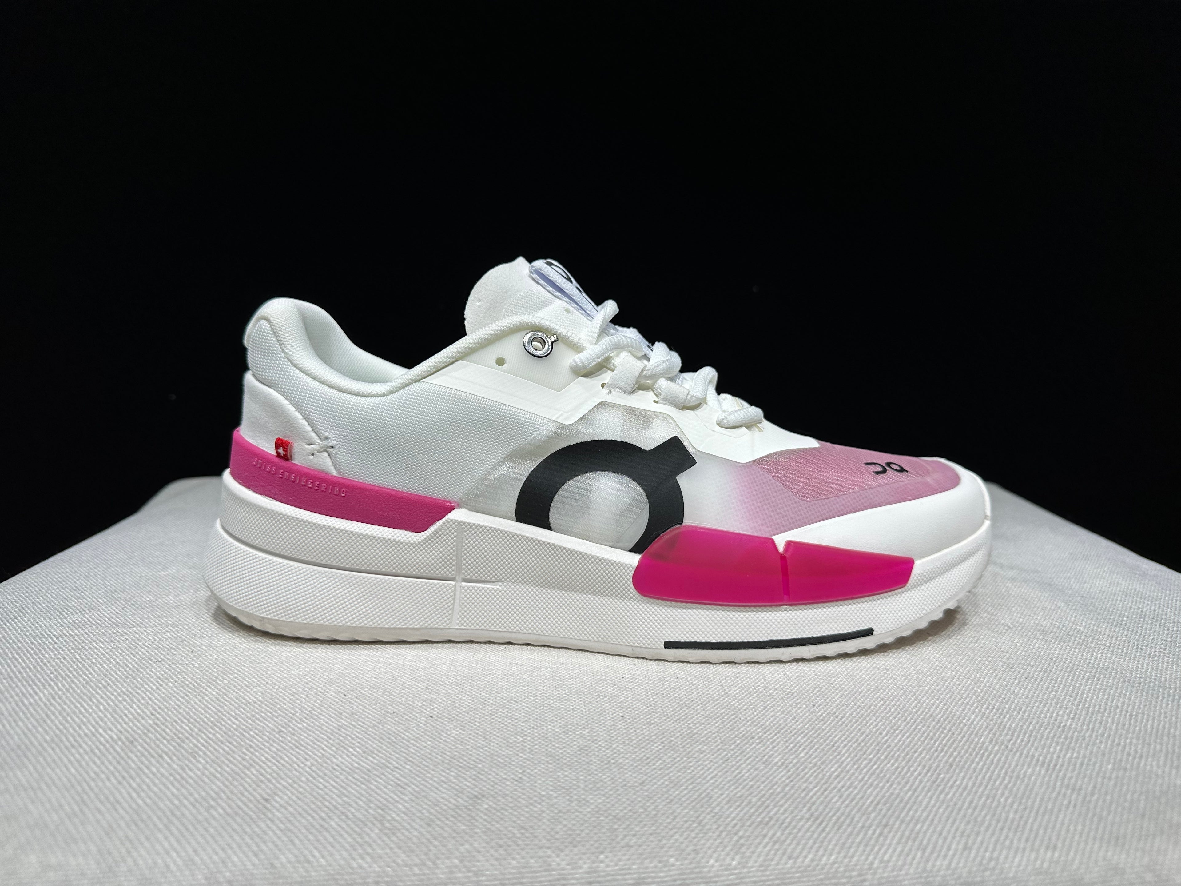 THE ROGER Pro 2 'White | Pink'