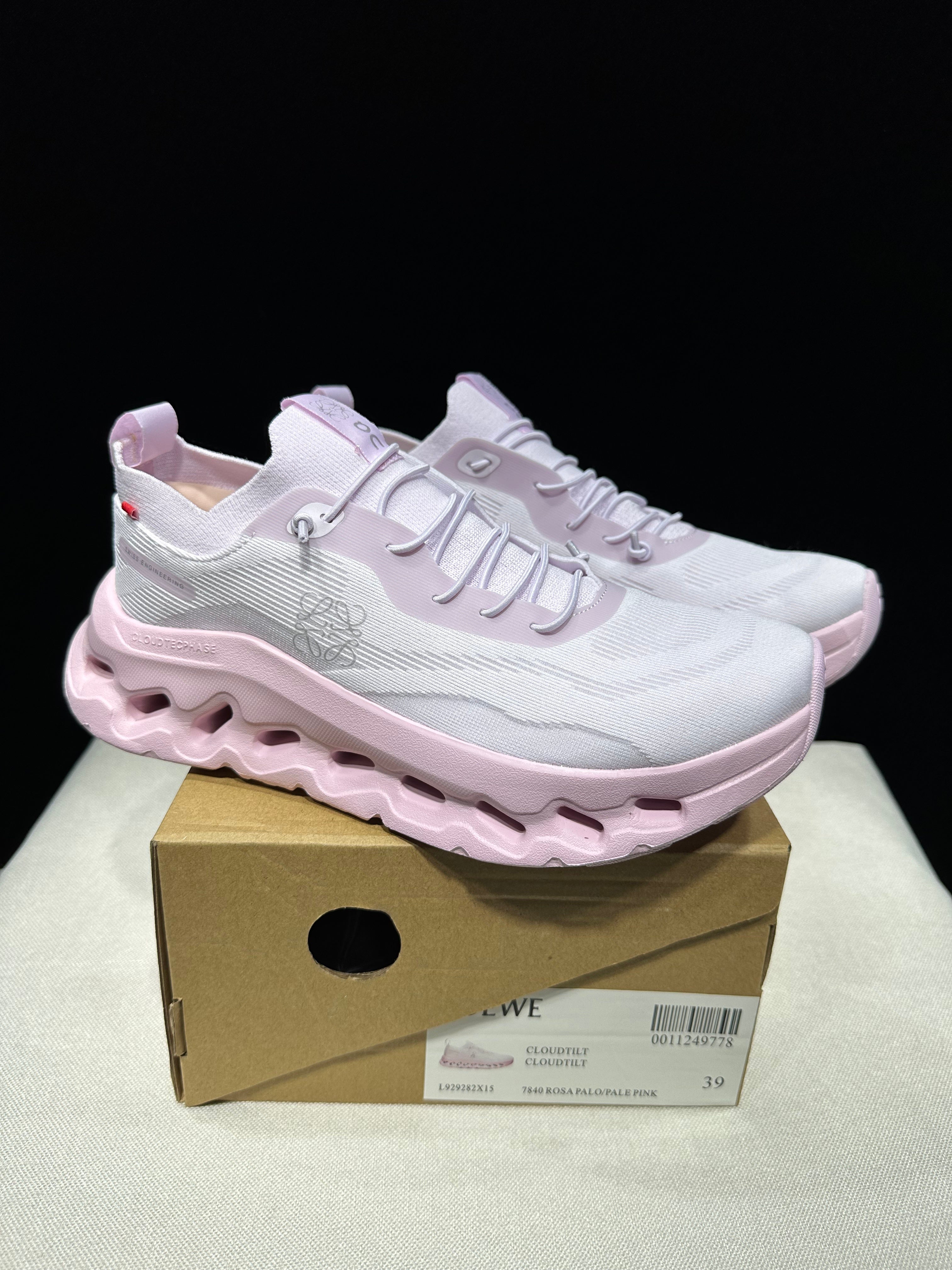 ON - Cloudtilt x Loewe 'Pale Pink'
