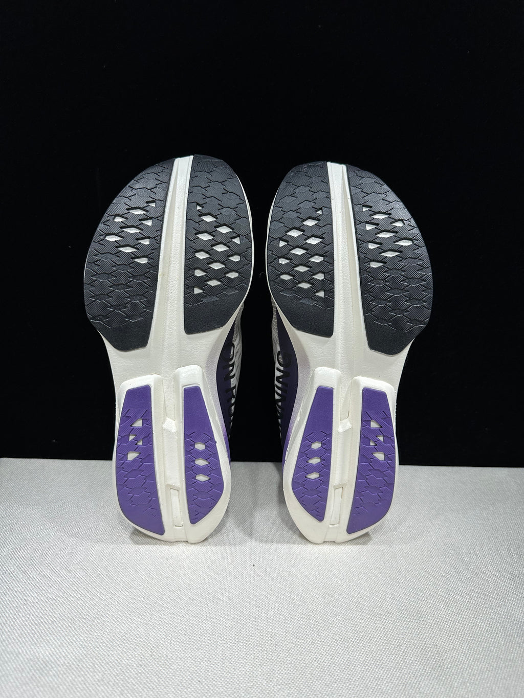 ON - Cloudboom Strike 'White | Purple'