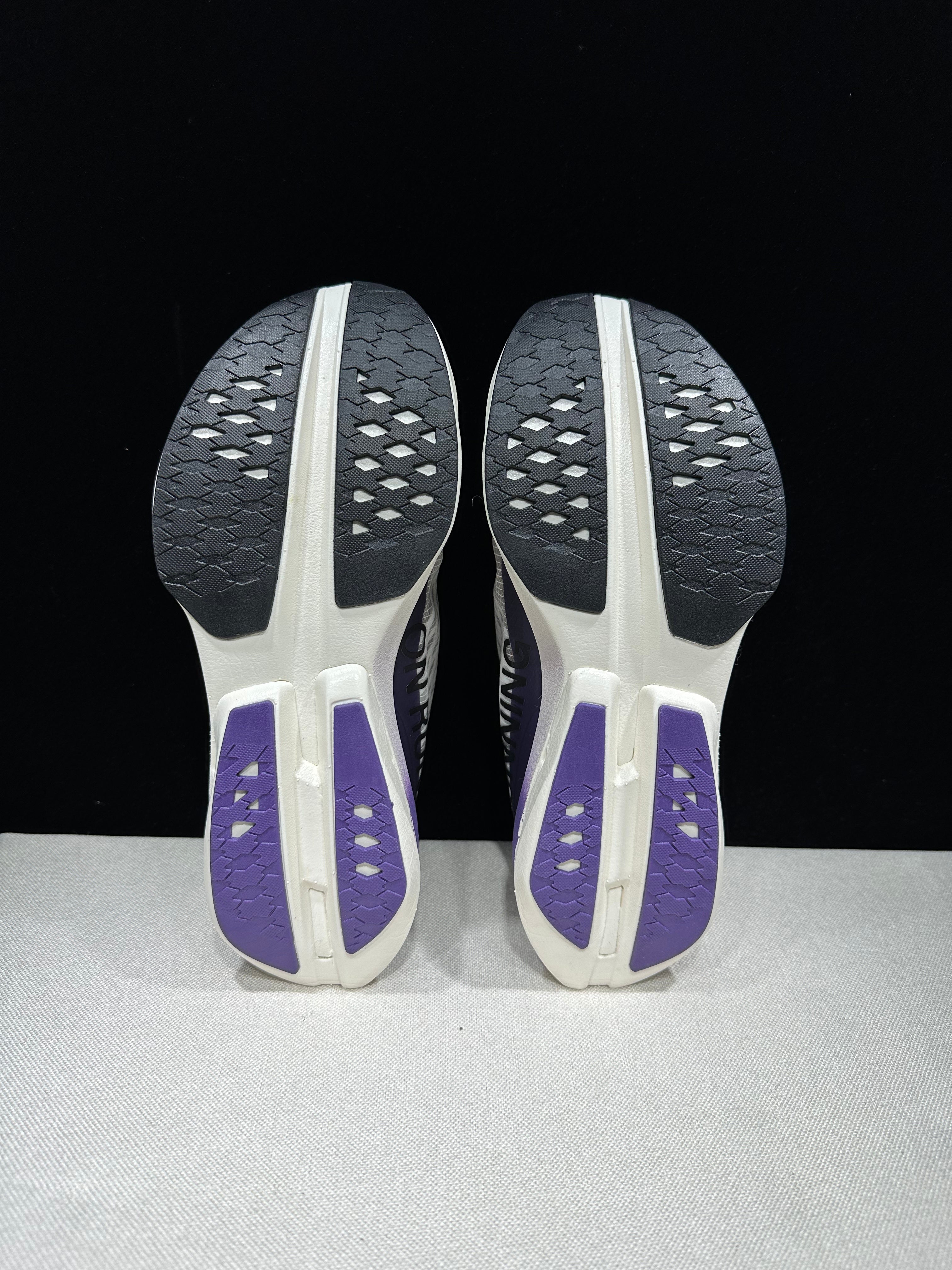 ON - Cloudboom Strike 'White | Purple'