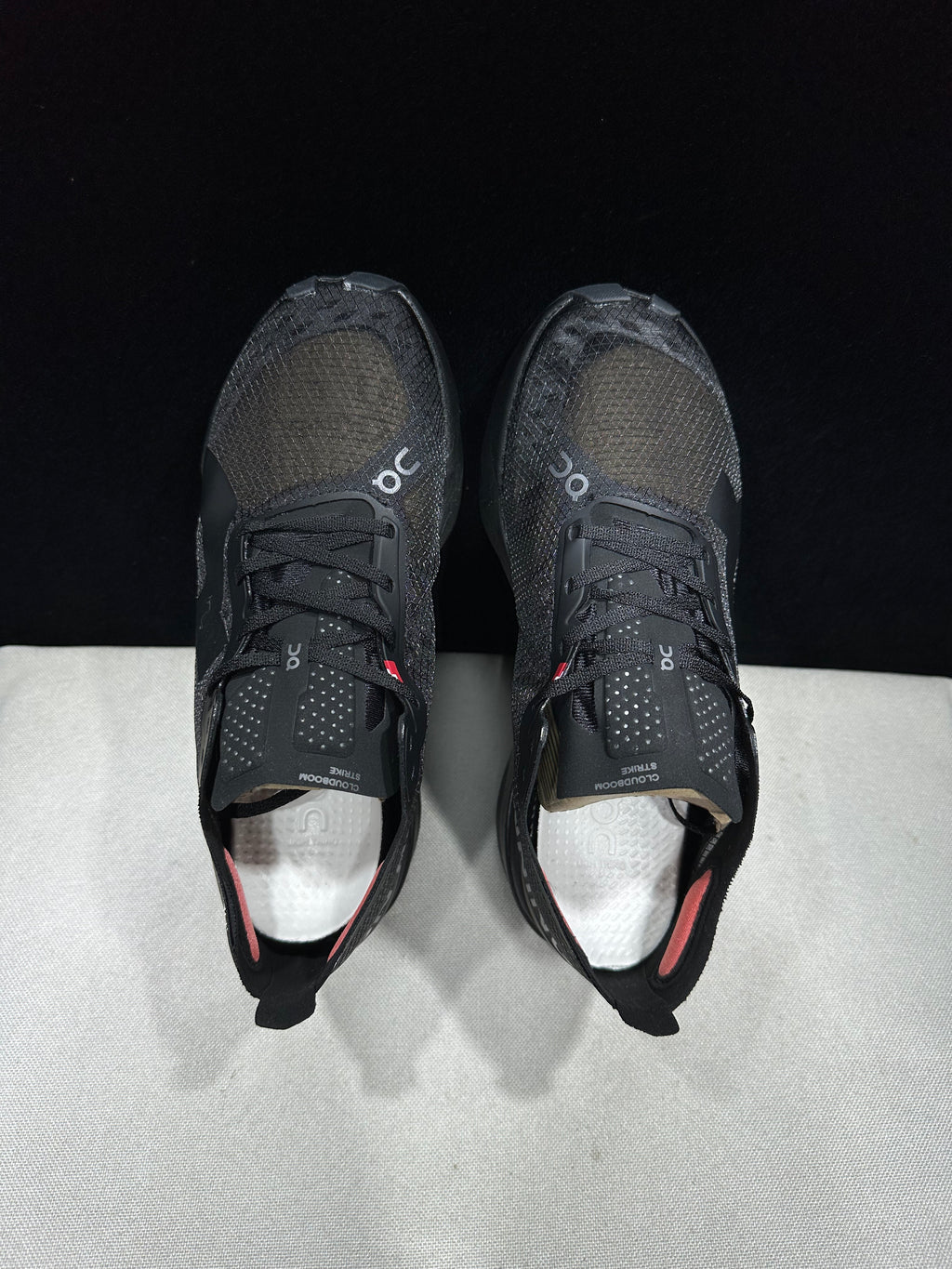 ON - Cloudboom Strike 'Black | Black'