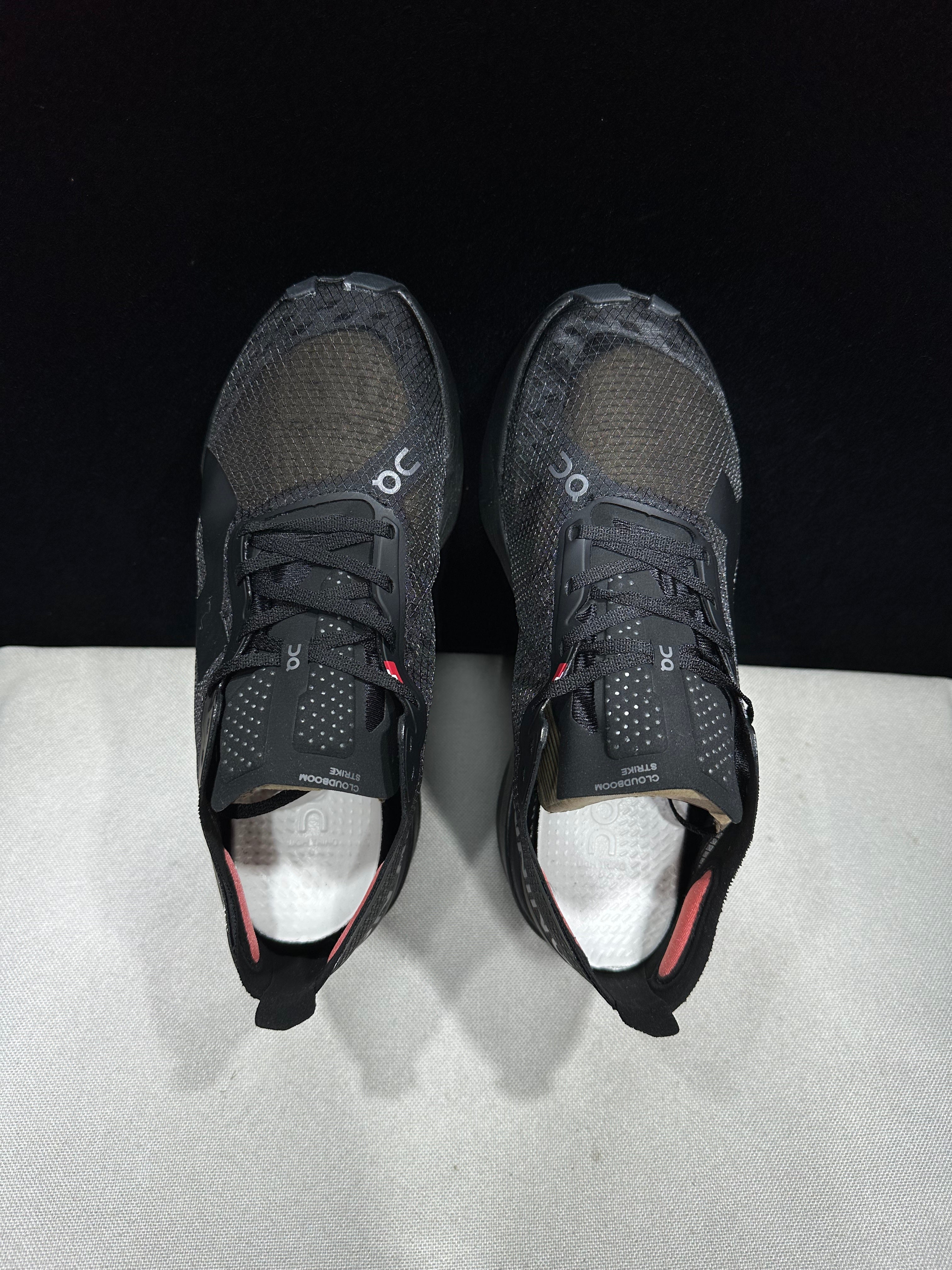 ON - Cloudboom Strike 'Black | Black'