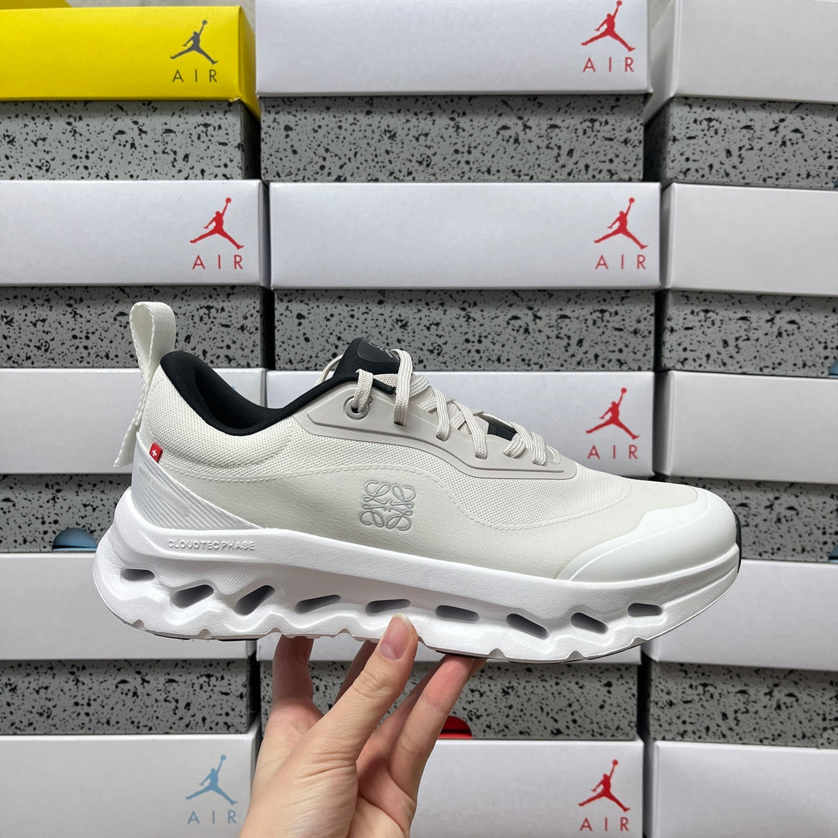 ON - Cloudtilt 2.0 x LOEWE 'Sand White'
