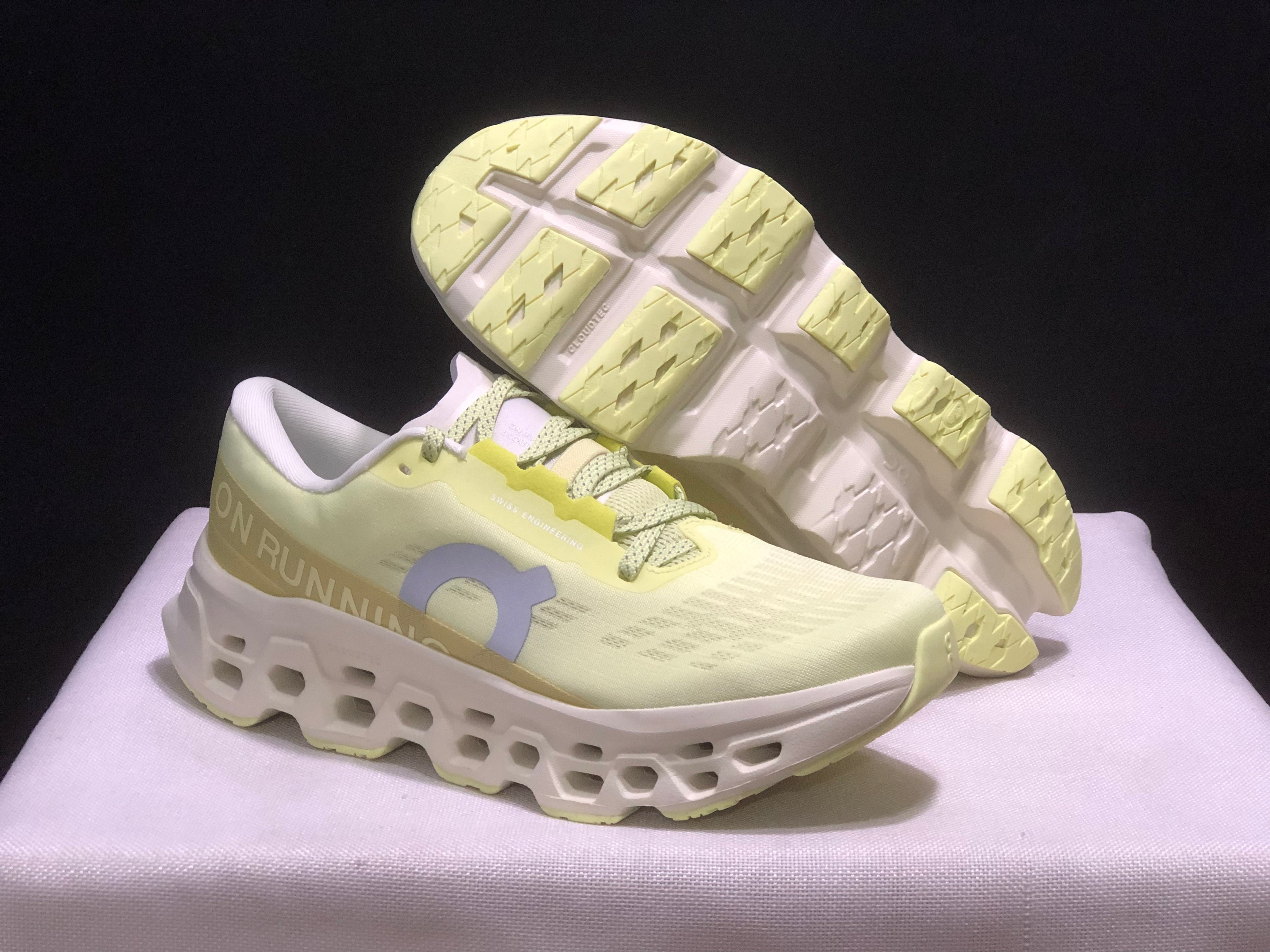 ON - Cloudmonster 3 'Limelight | Seedling'