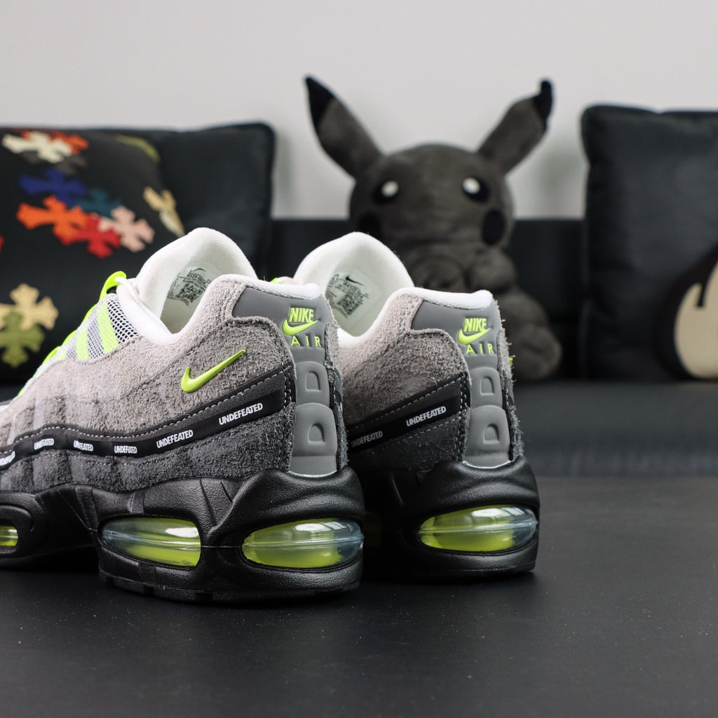 Nike Air Max 95 x Undefeated 'Geo NYC Neon'