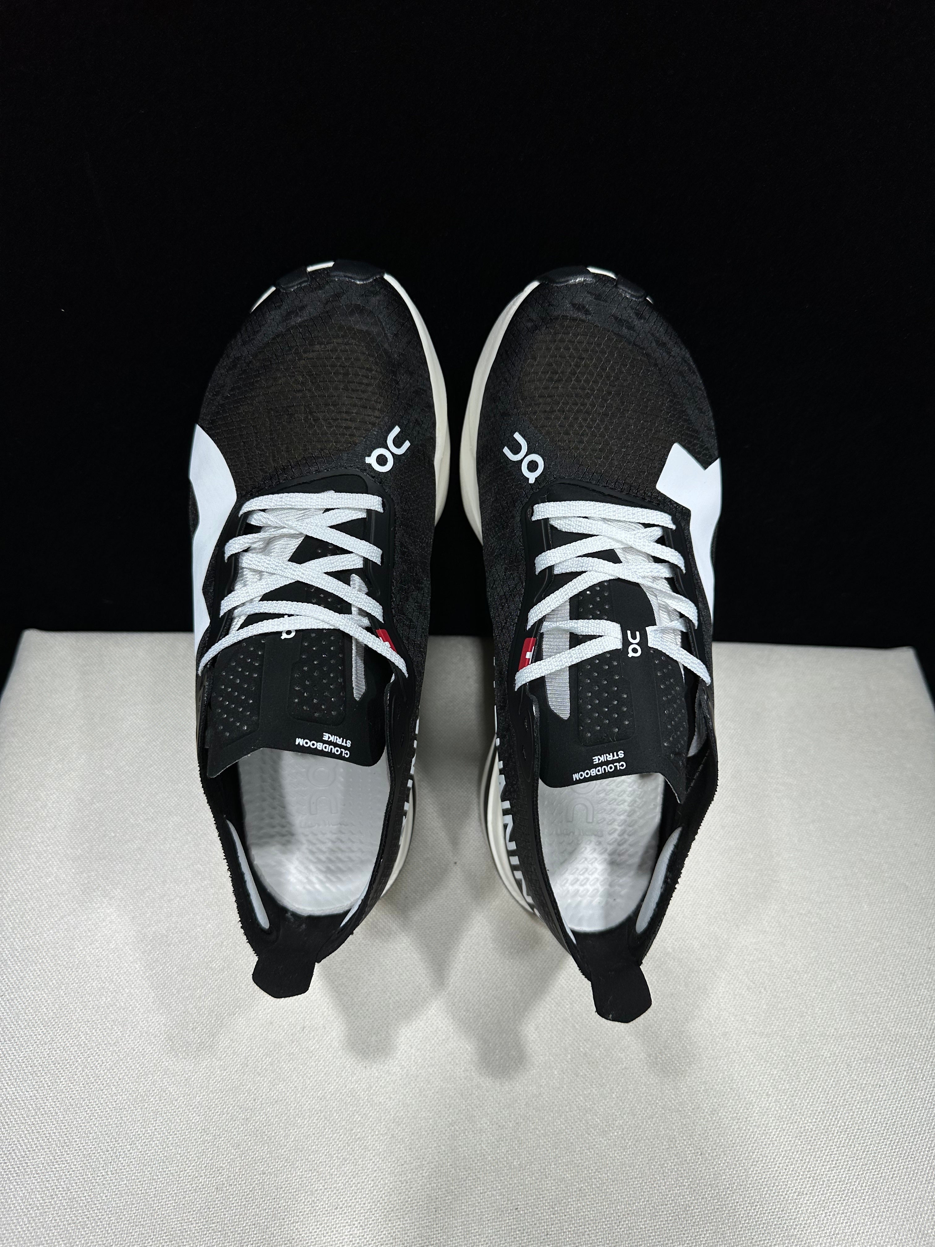ON - Cloudboom Strike 'Black | White'