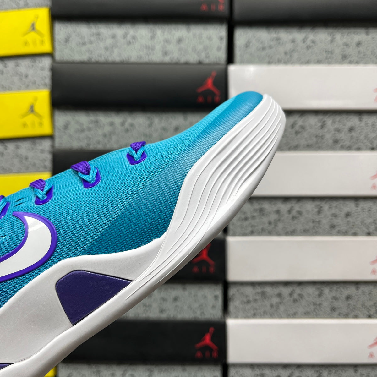 Kobe 9 Elite Low Protro Hornets