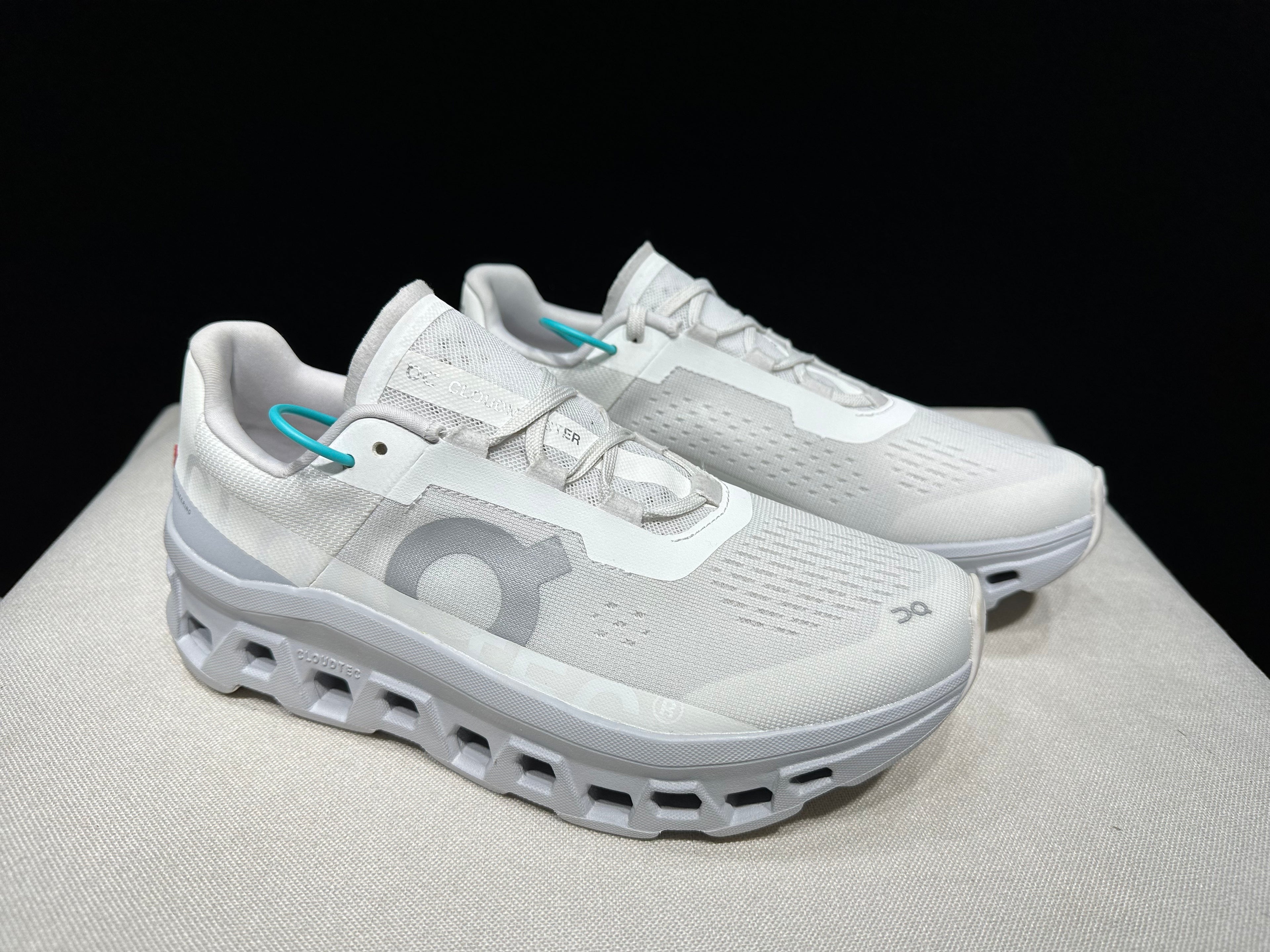 ON - Cloudmonster 'White | Glacier'