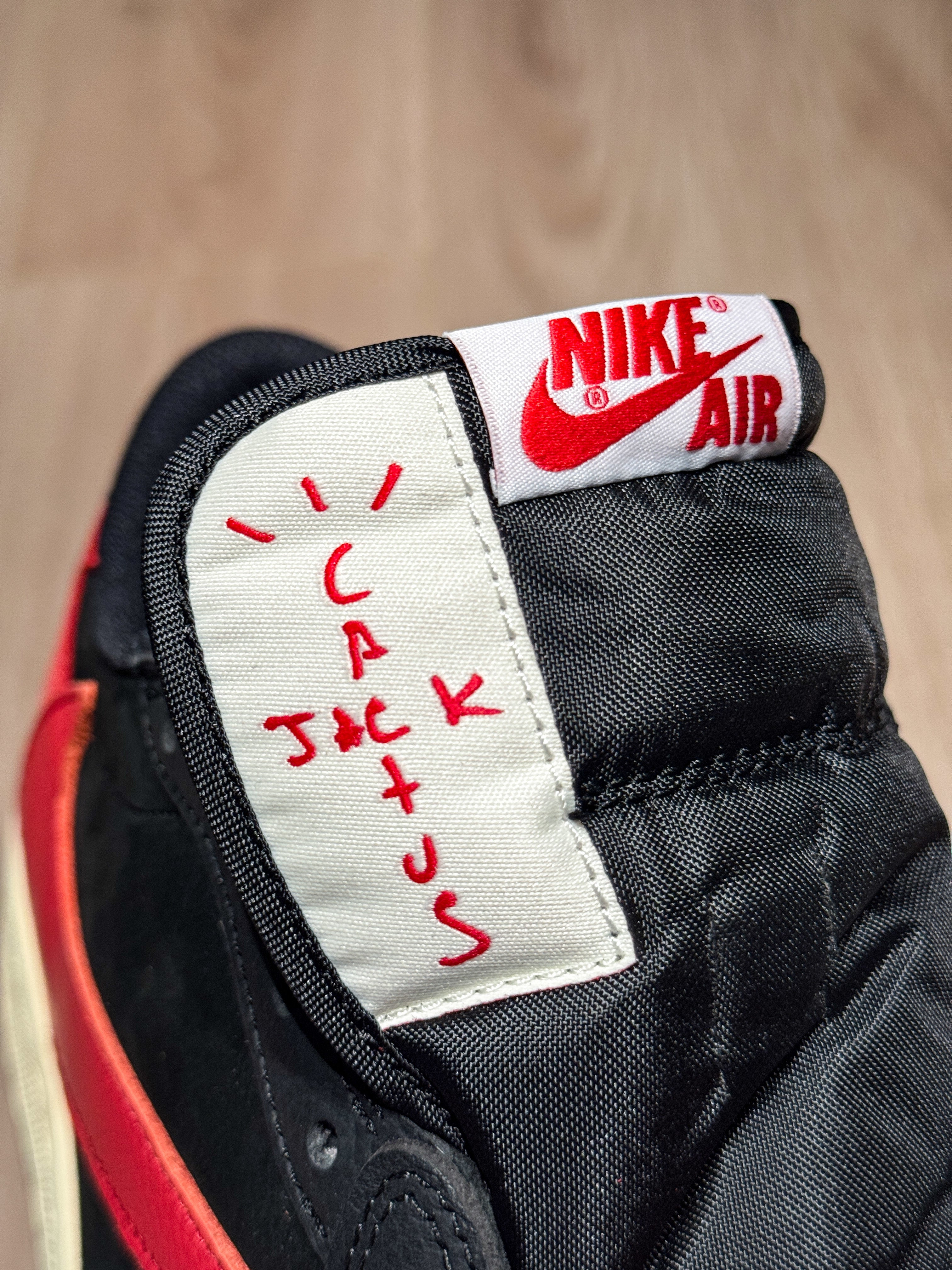 Jordan 1 Low x Travis Scott 'Bred'