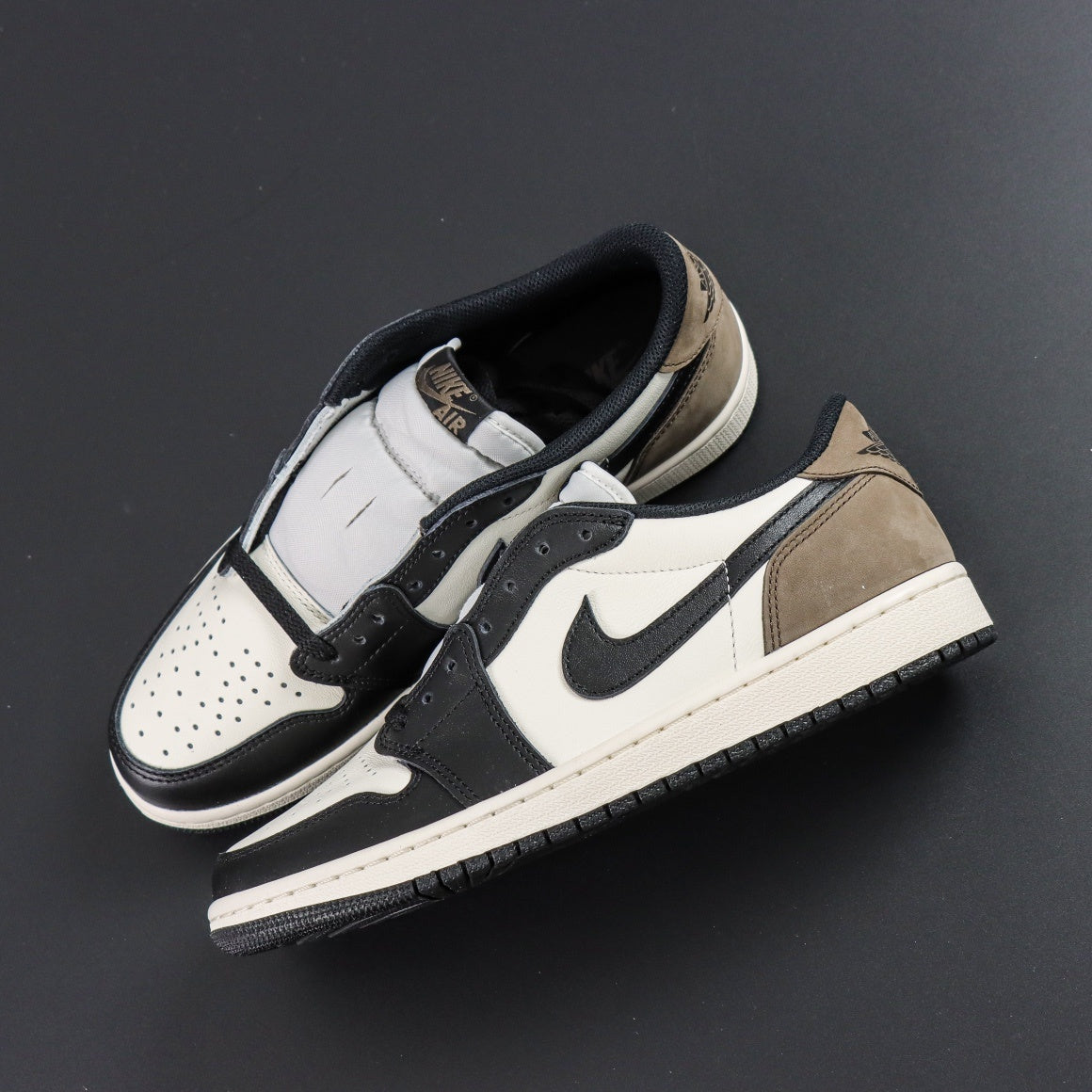 Jordan 1 Low OG 'Mocha'