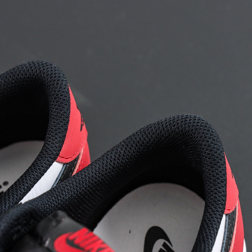 Jordan 1 Low OG 'Black Toe' 2023