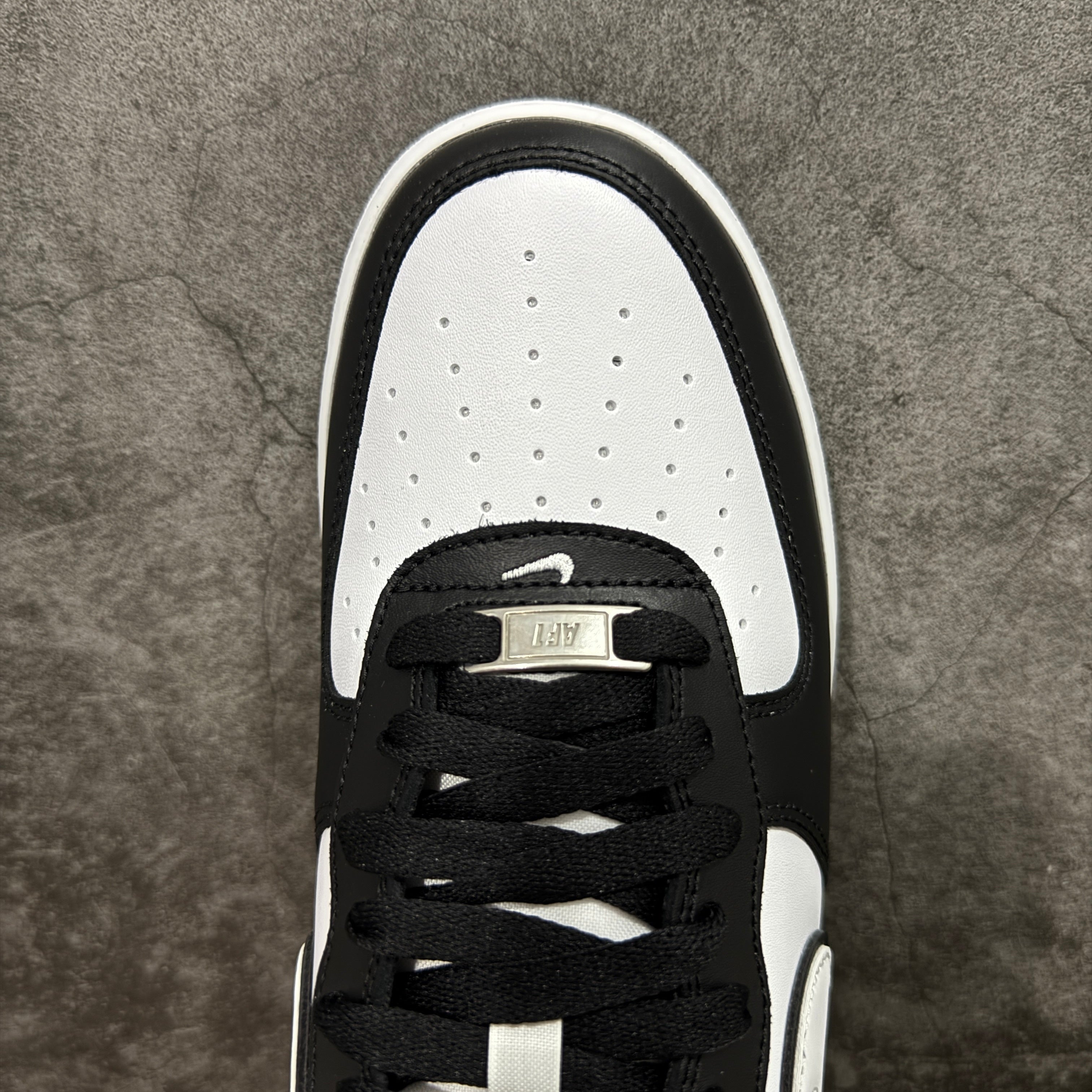 Nike Air Force 1 '07 'Panda'