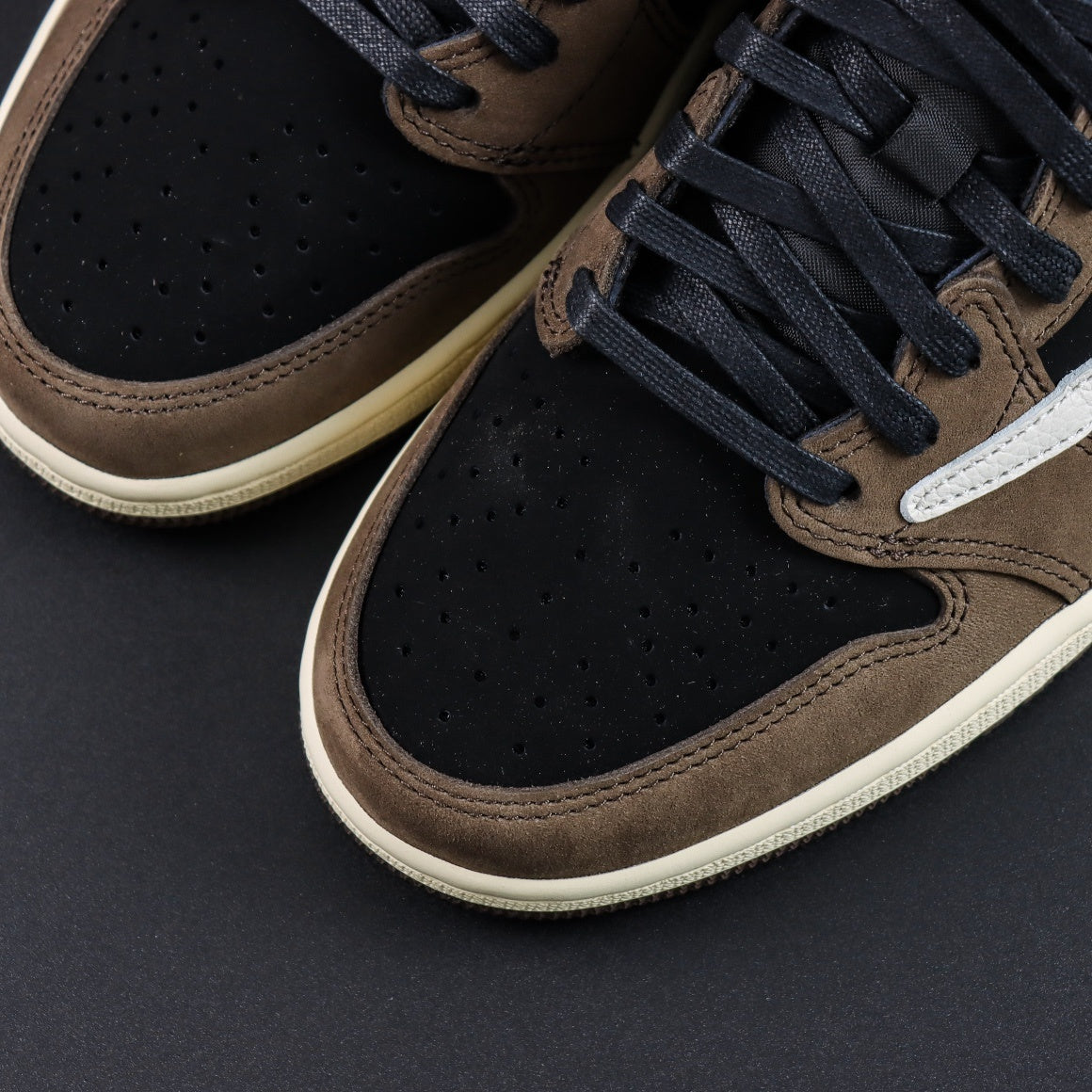Jordan 1 Low x Travis Scott 'Mocha'