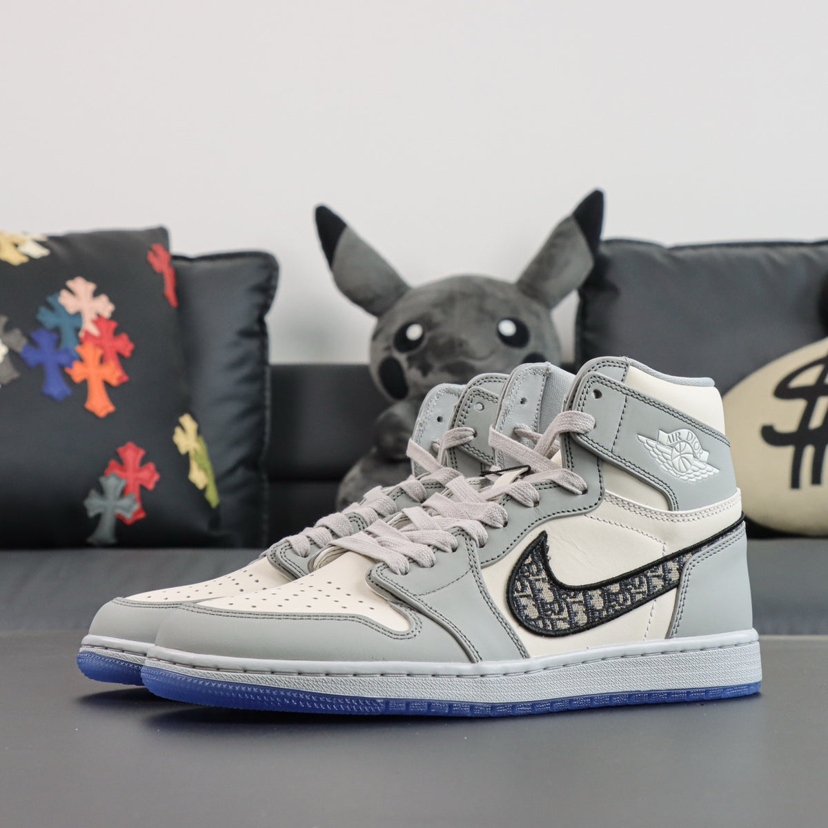 Jordan 1 Retro High x Dior
