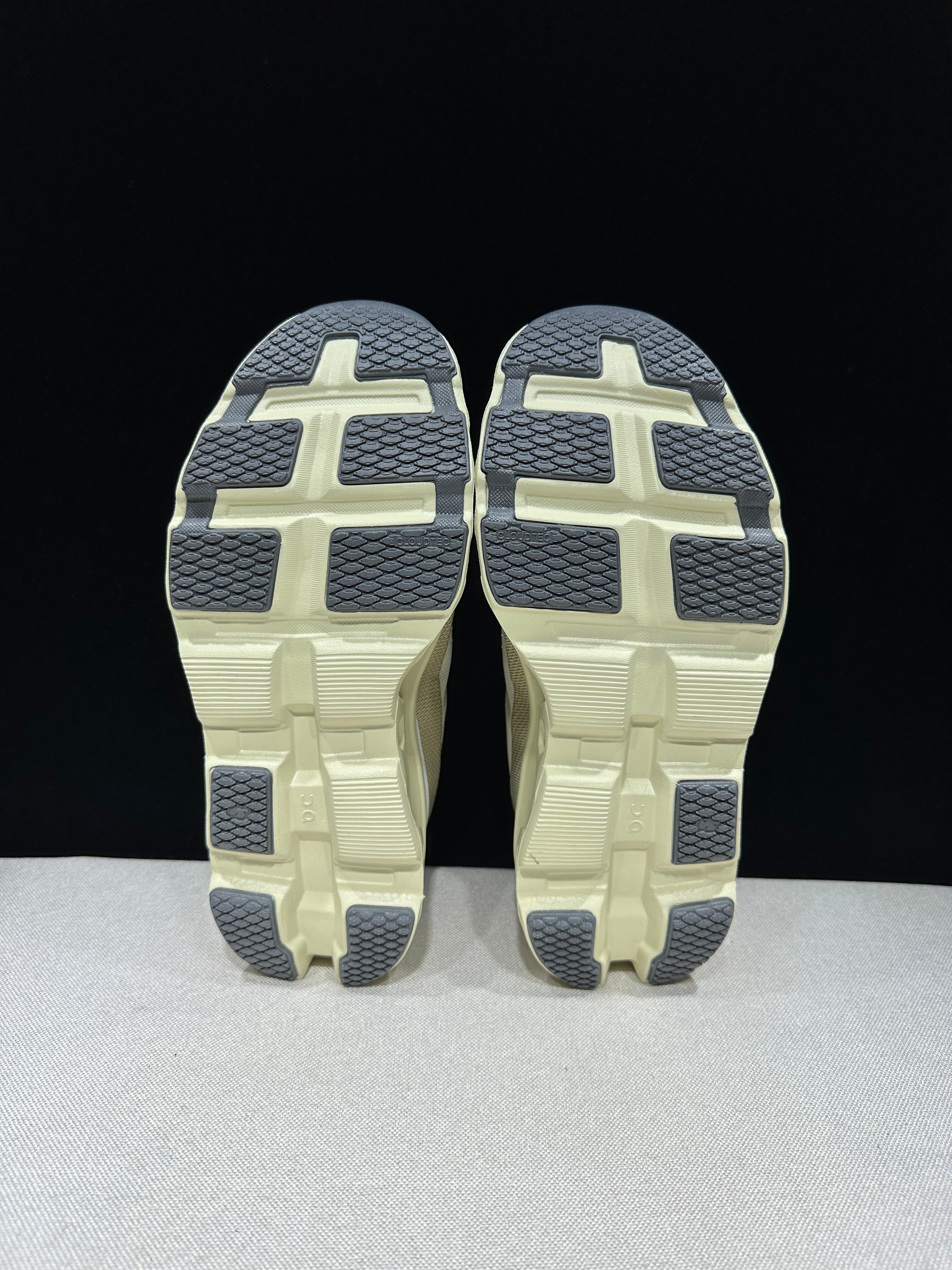 ON - Cloudmonster 2 'Cream Ice'