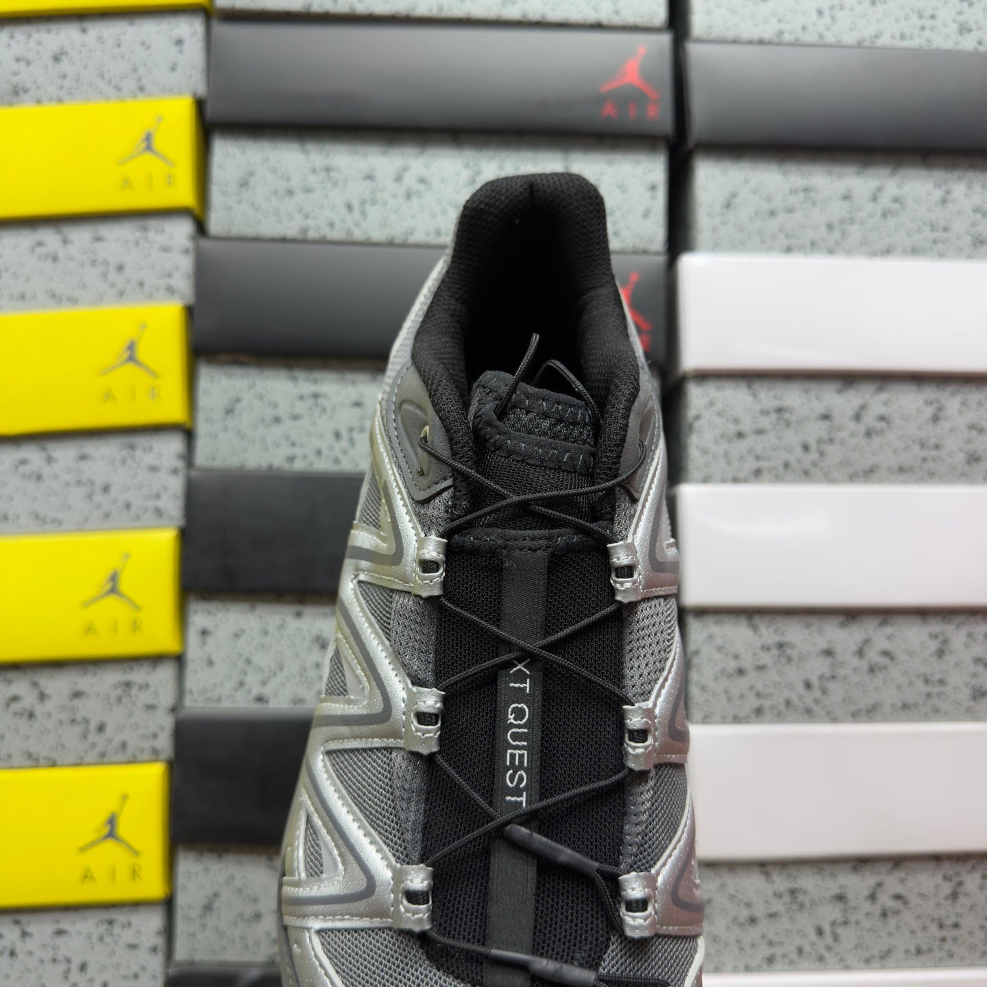 SALOMON-XT-Quest 'Black Silver Castlerock'