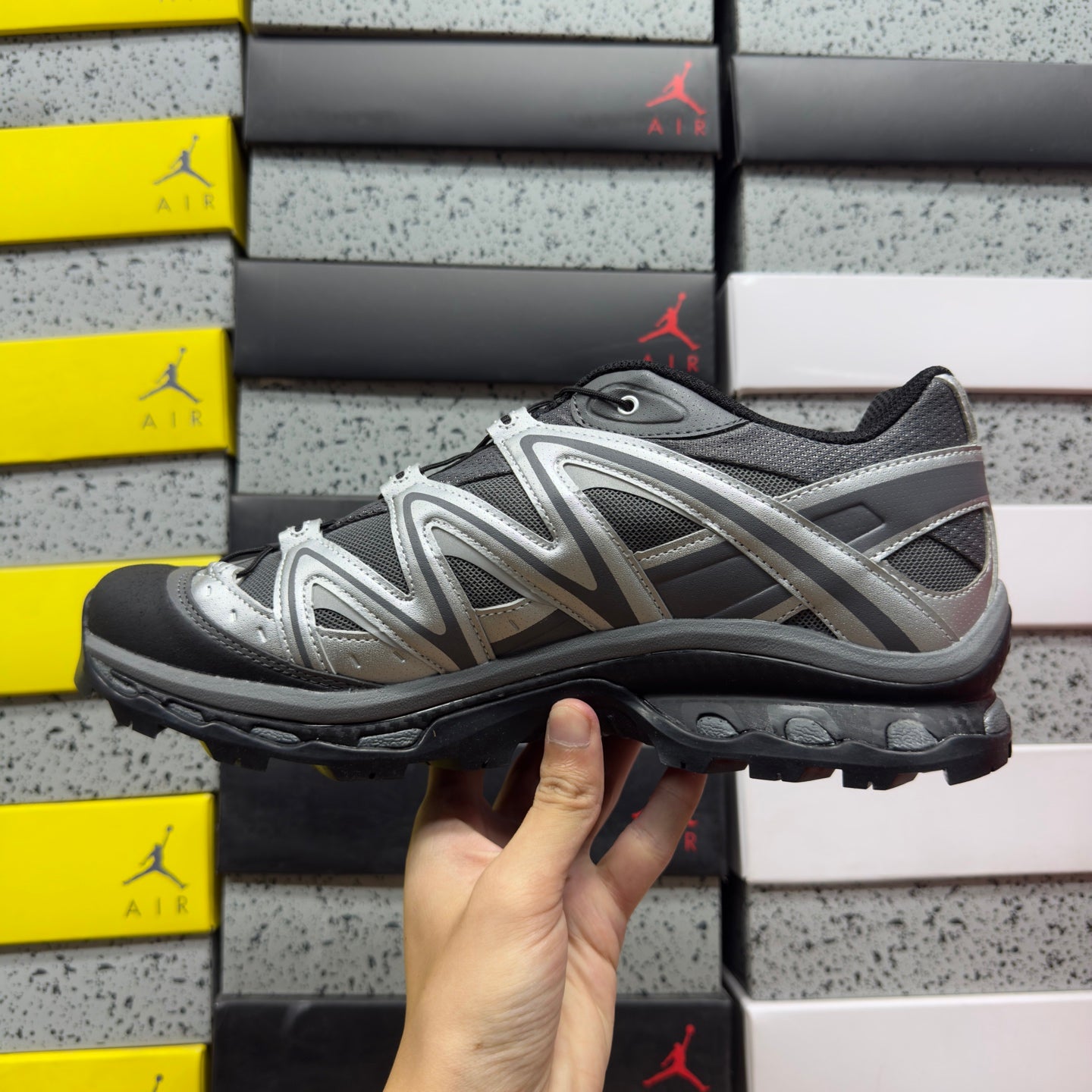 SALOMON-XT-Quest 'Black Silver Castlerock'
