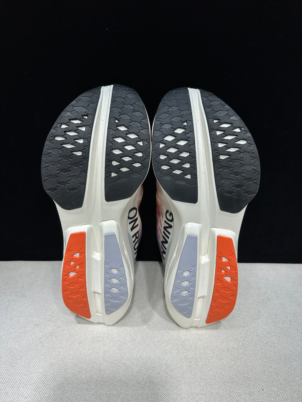 ON - Cloudboom Strike 'Purple | Orange'