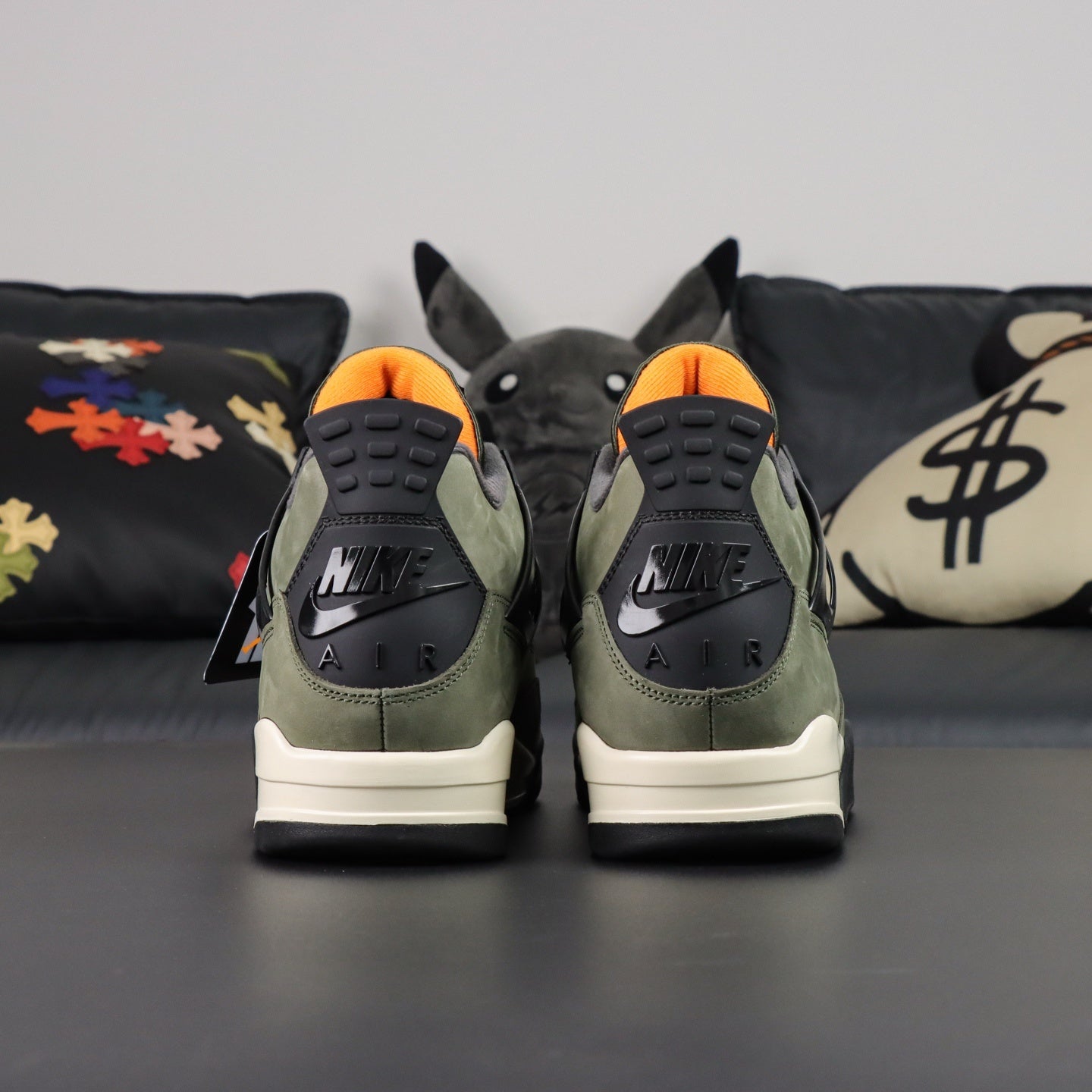 Jordan 4 Retro x UNDEFEATED