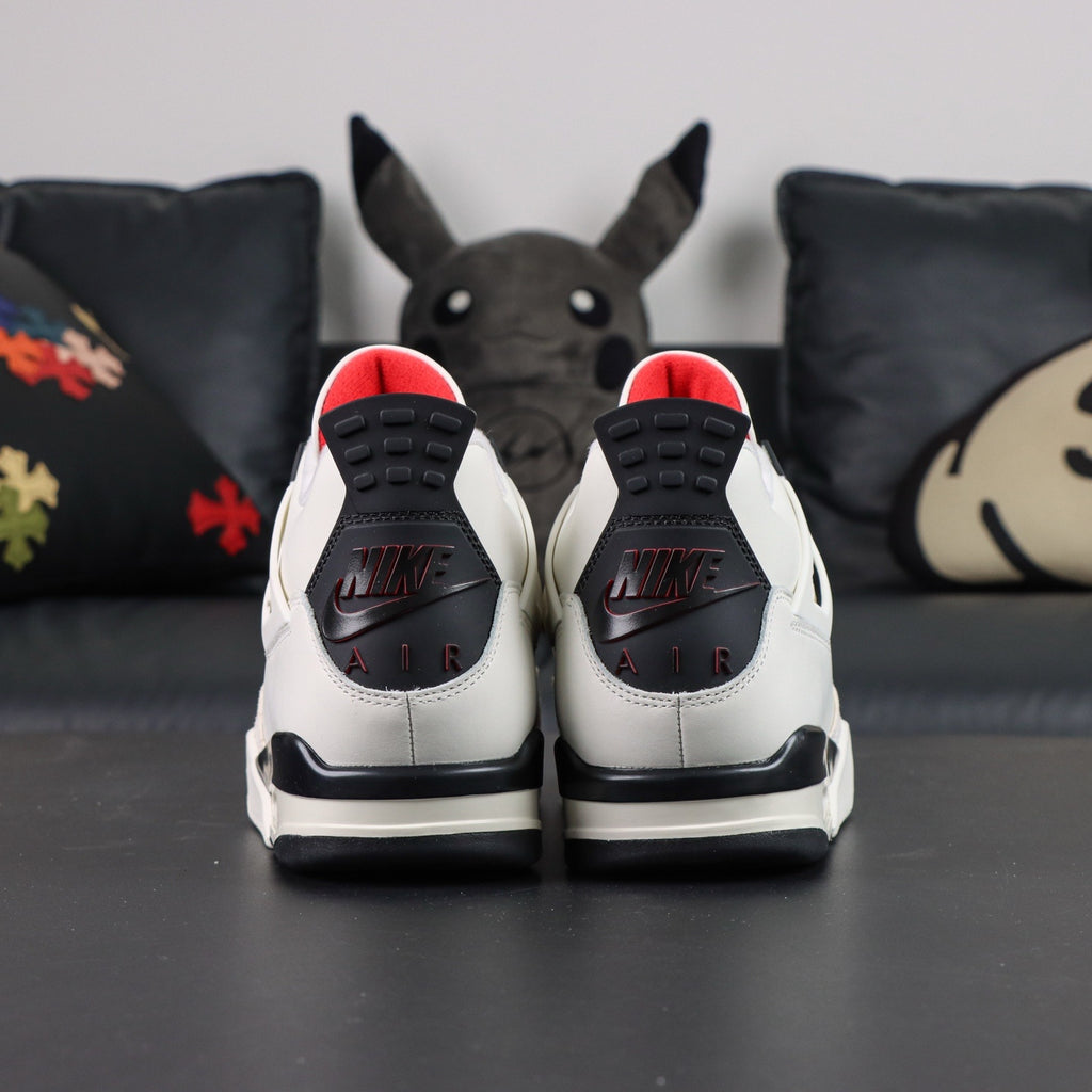 Jordan 4 Retro 'Flight Club'