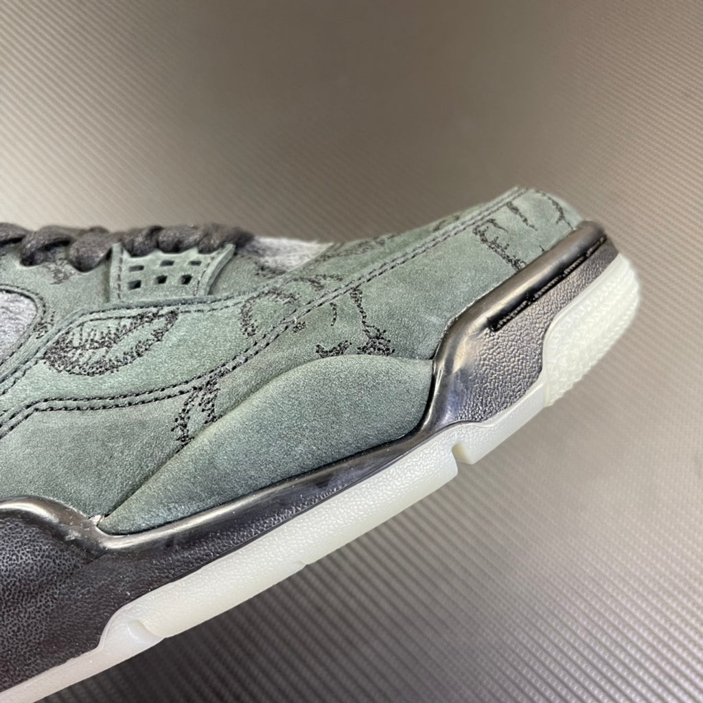 Jordan 4 Retro Kaws “Green”