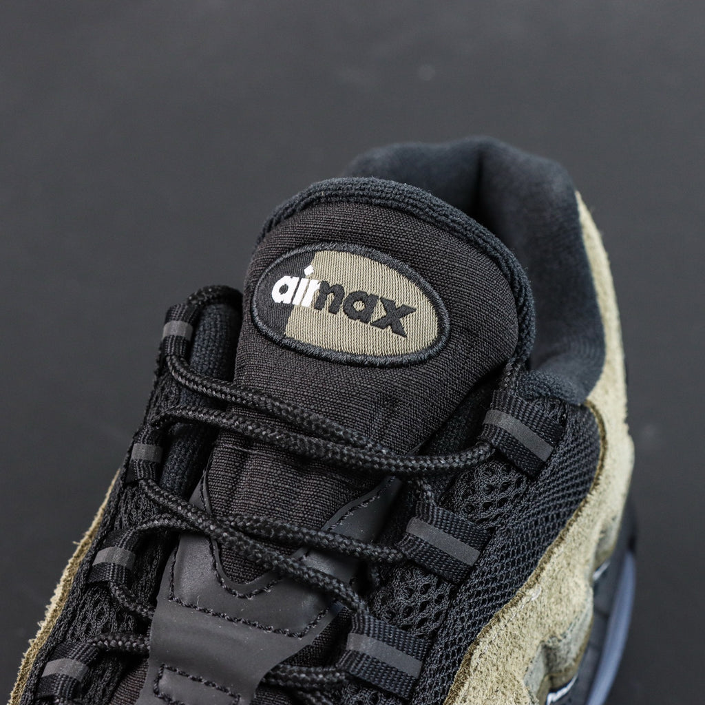 Nike Air Max 95 x Undefeated 'Medium Olive' (Geo La Brea)
