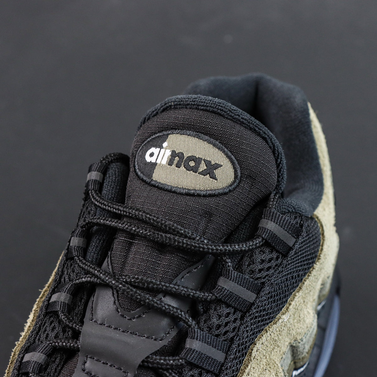 Nike Air Max 95 x Undefeated 'Medium Olive' (Geo La Brea)