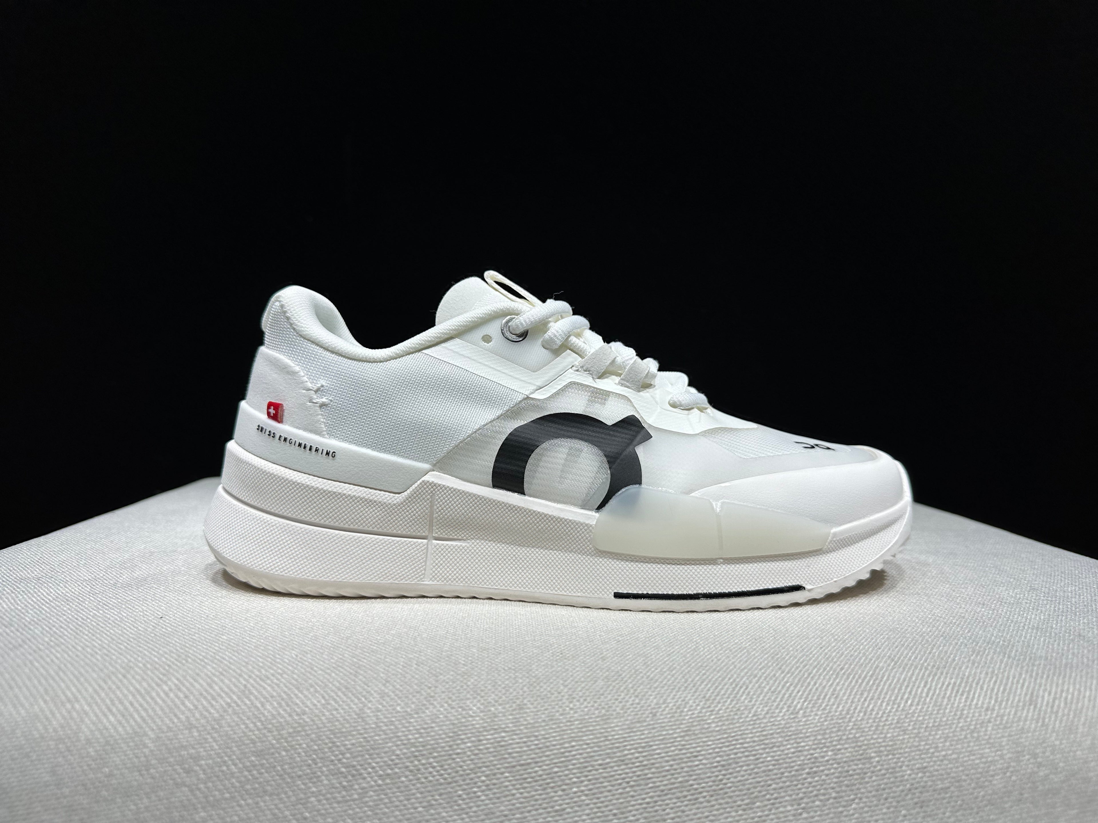 THE ROGER Pro 2 'All White'